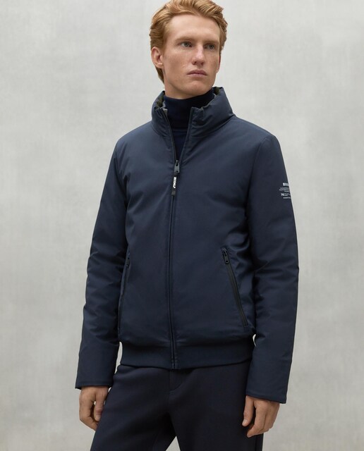 Imagen 0 de Abrigo de hombre con cierre de cremallera y bolsillo interior