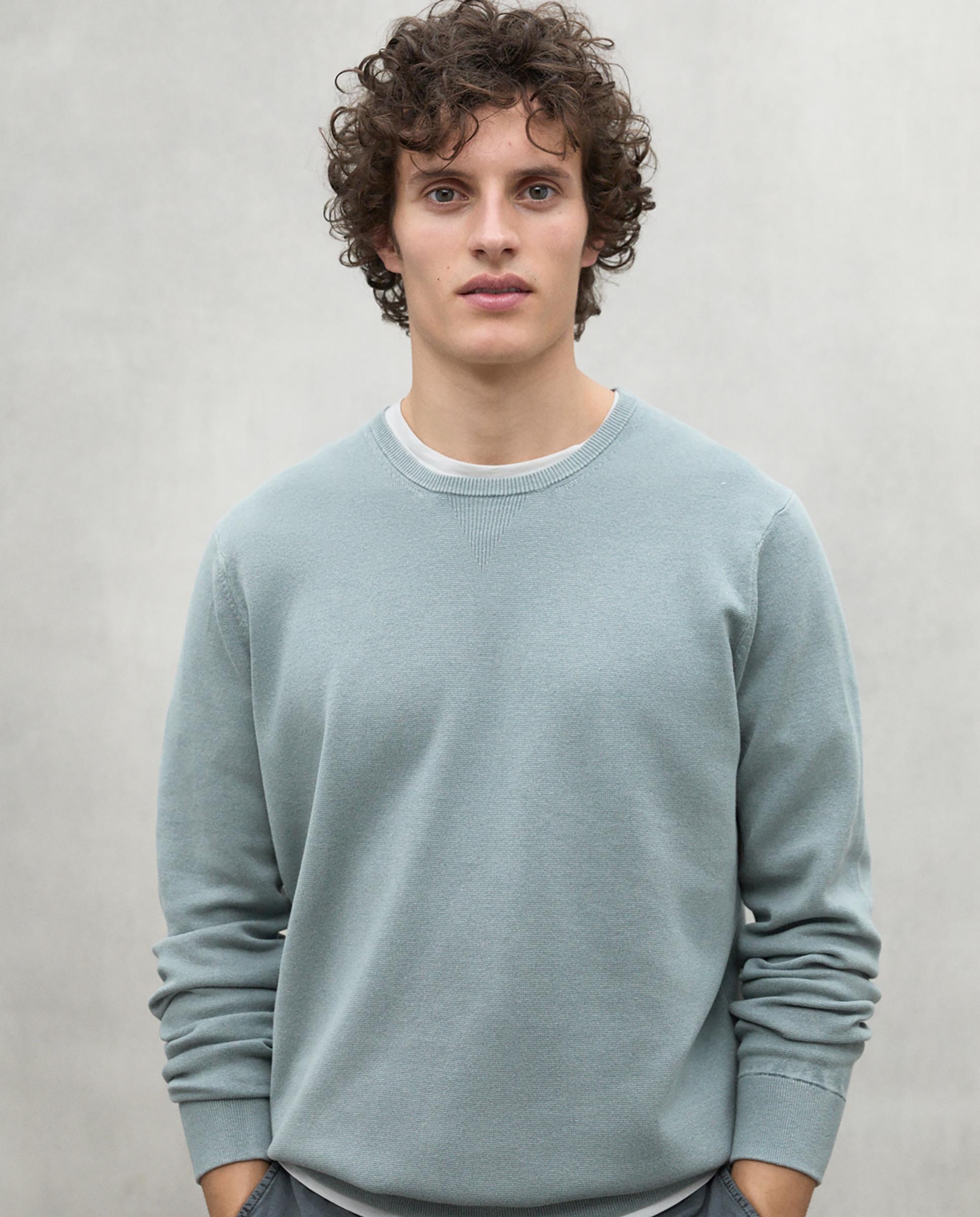 Jersey de hombre de punto fino y cuello redondo