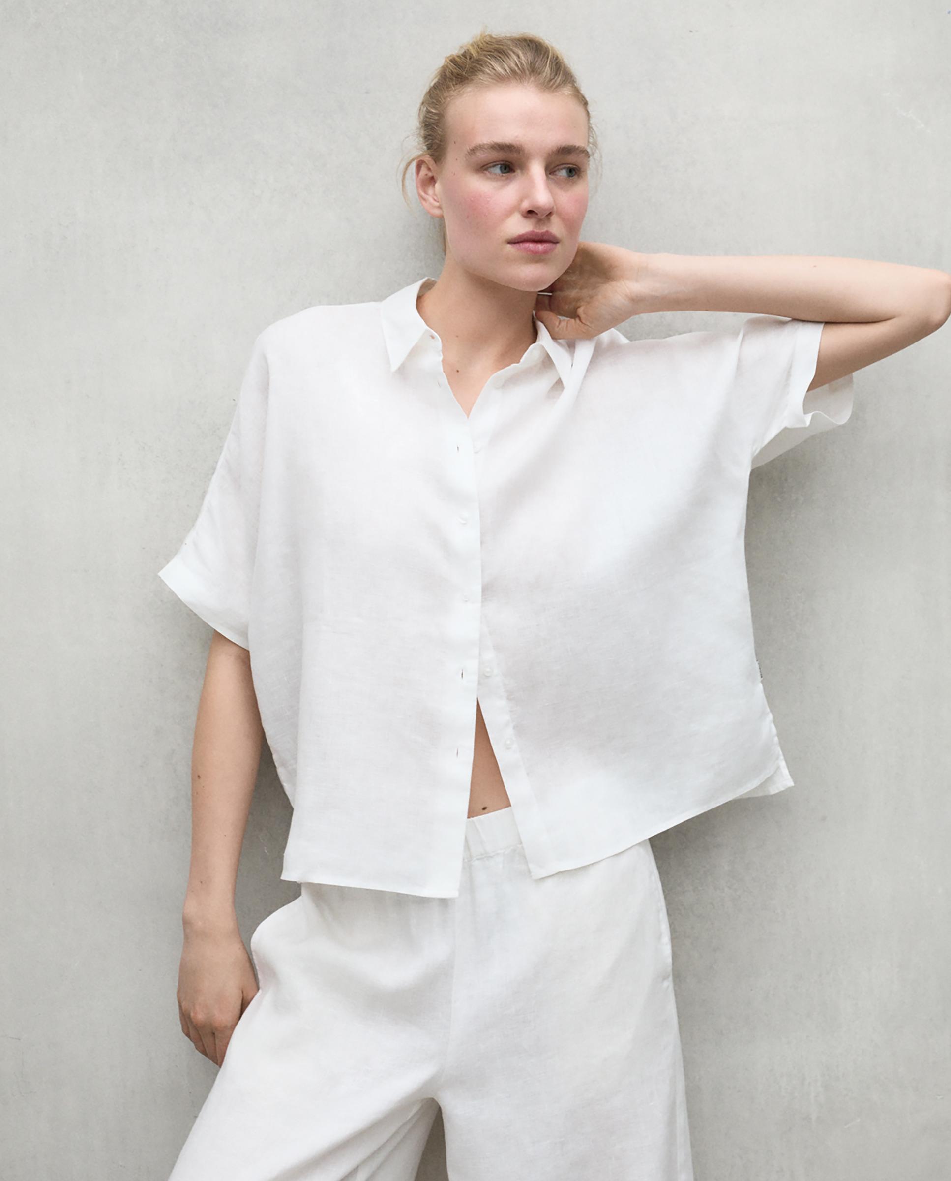 Ecoalf - Camisa de mujer con cierre de botones y manga corta.