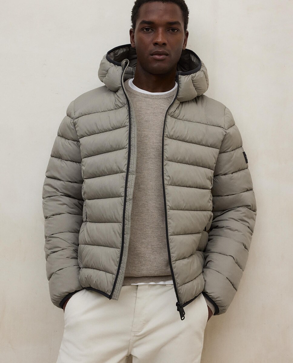 Abrigo de hombre con capucha y doble cierre de cremallera · Ecoalf