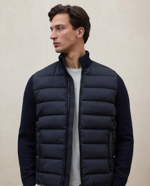 Imagen 0 de Chaqueta de hombre con bolsillos laterales y cierre de cremallera