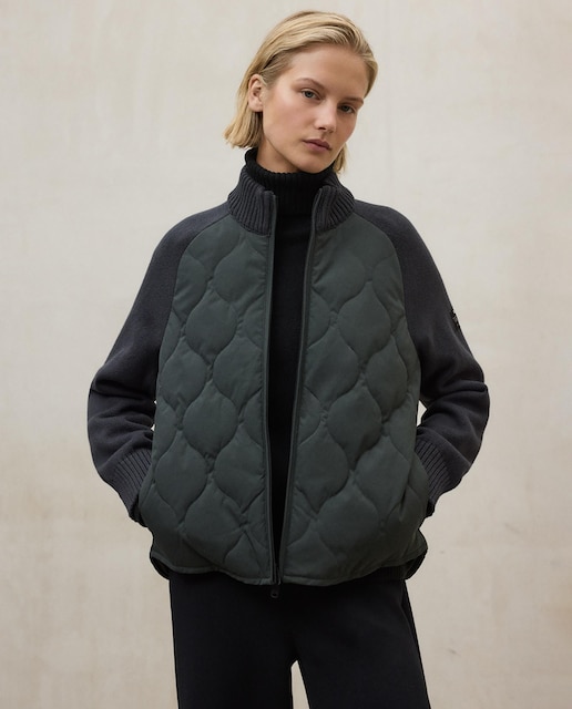 Imagen 0 de Chaqueta de mujer con cuello alto y cierre de cremallera bidireccional