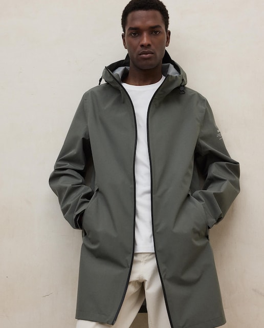 Imagen 0 de Abrigo de hombre con capucha y bolsillos laterales