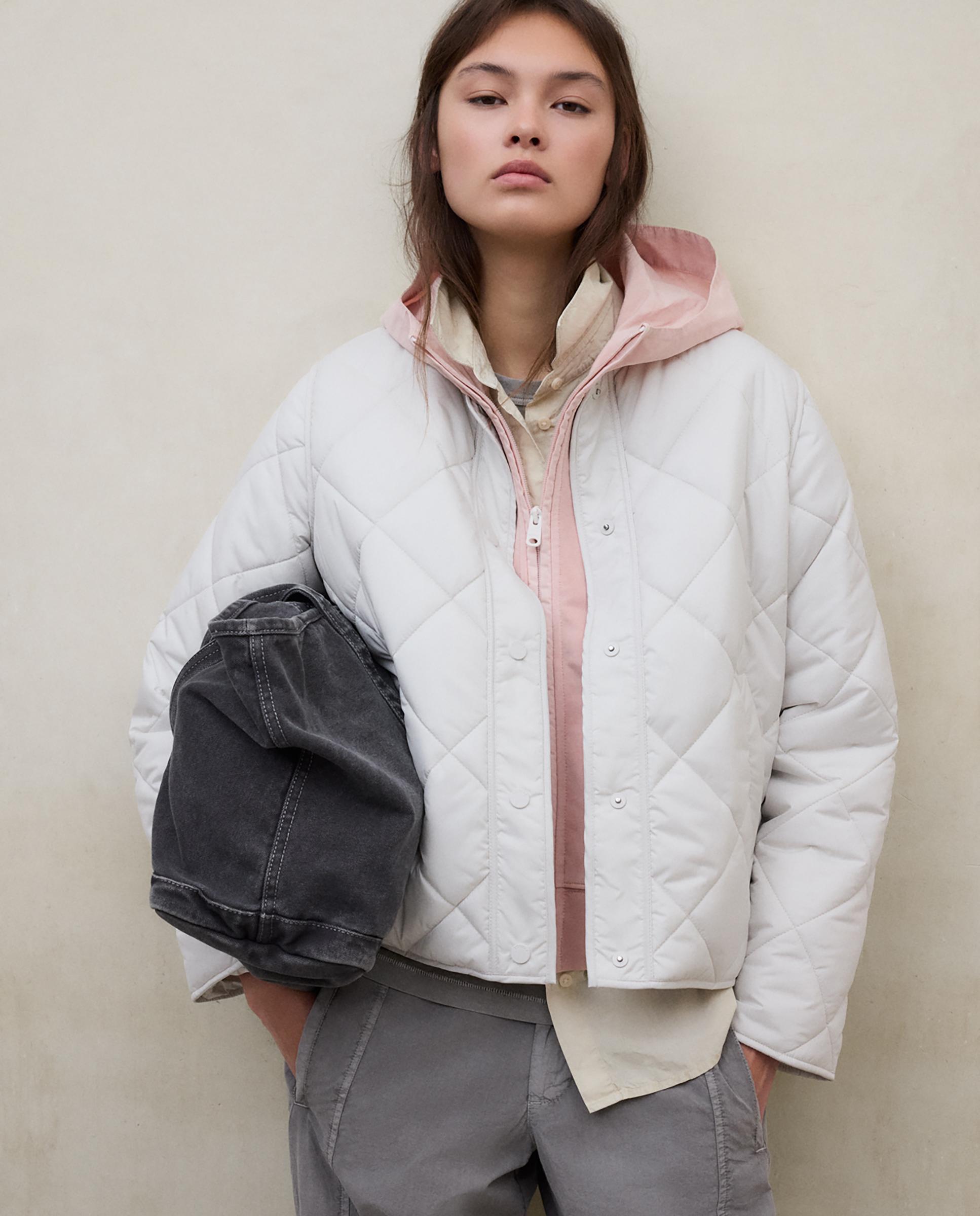 Abrigo acolchado de mujer, con cierre de botones y bolsillos laterales - Ecoalf - Blanco Blanco-5
