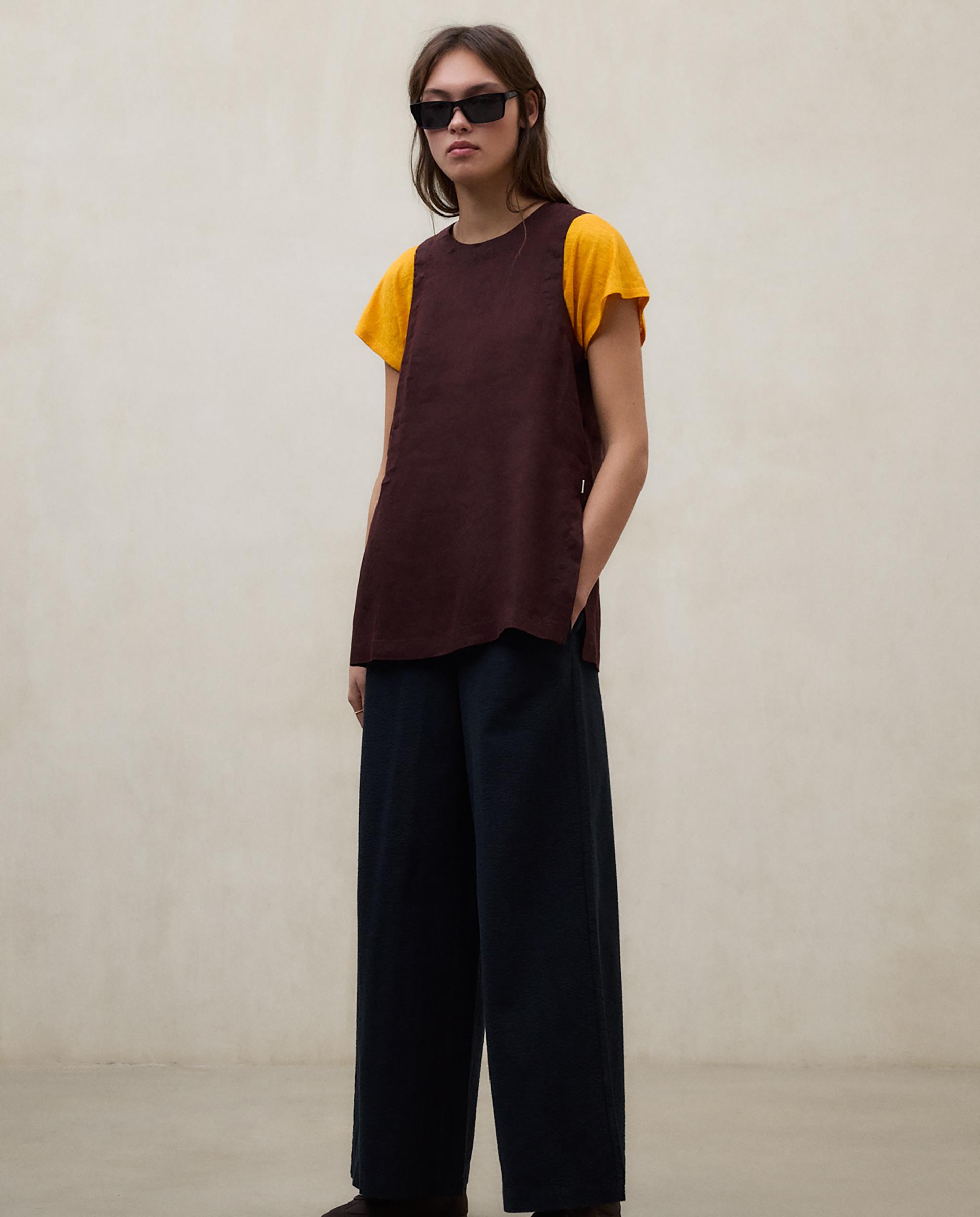 Blusa de mujer sin mangas de lino