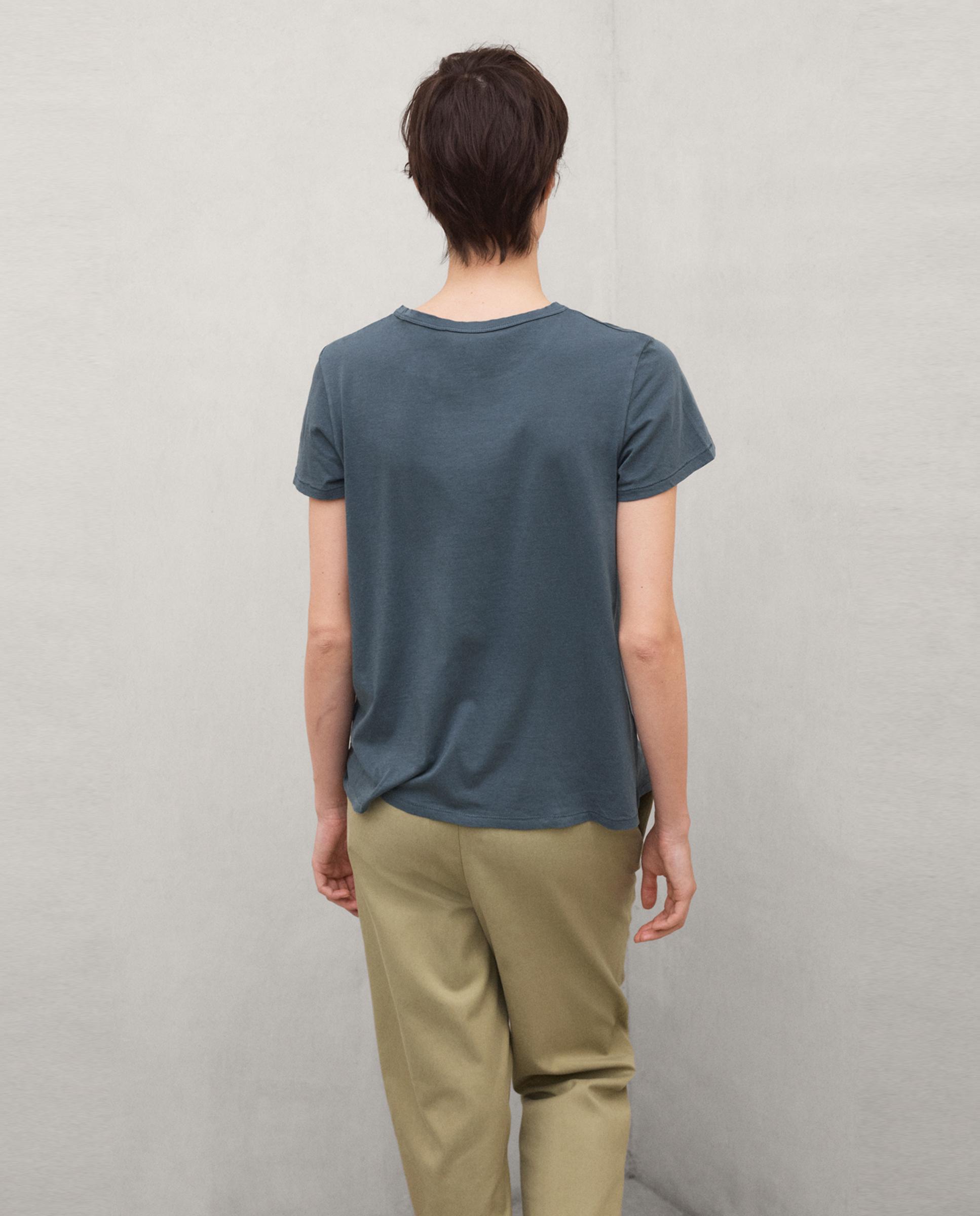 Imagen 4 de Camiseta de mujer con corte regular y cuello redondo - Ecoalf - Gris cuarzo metalizado Gris cuarzo metalizado