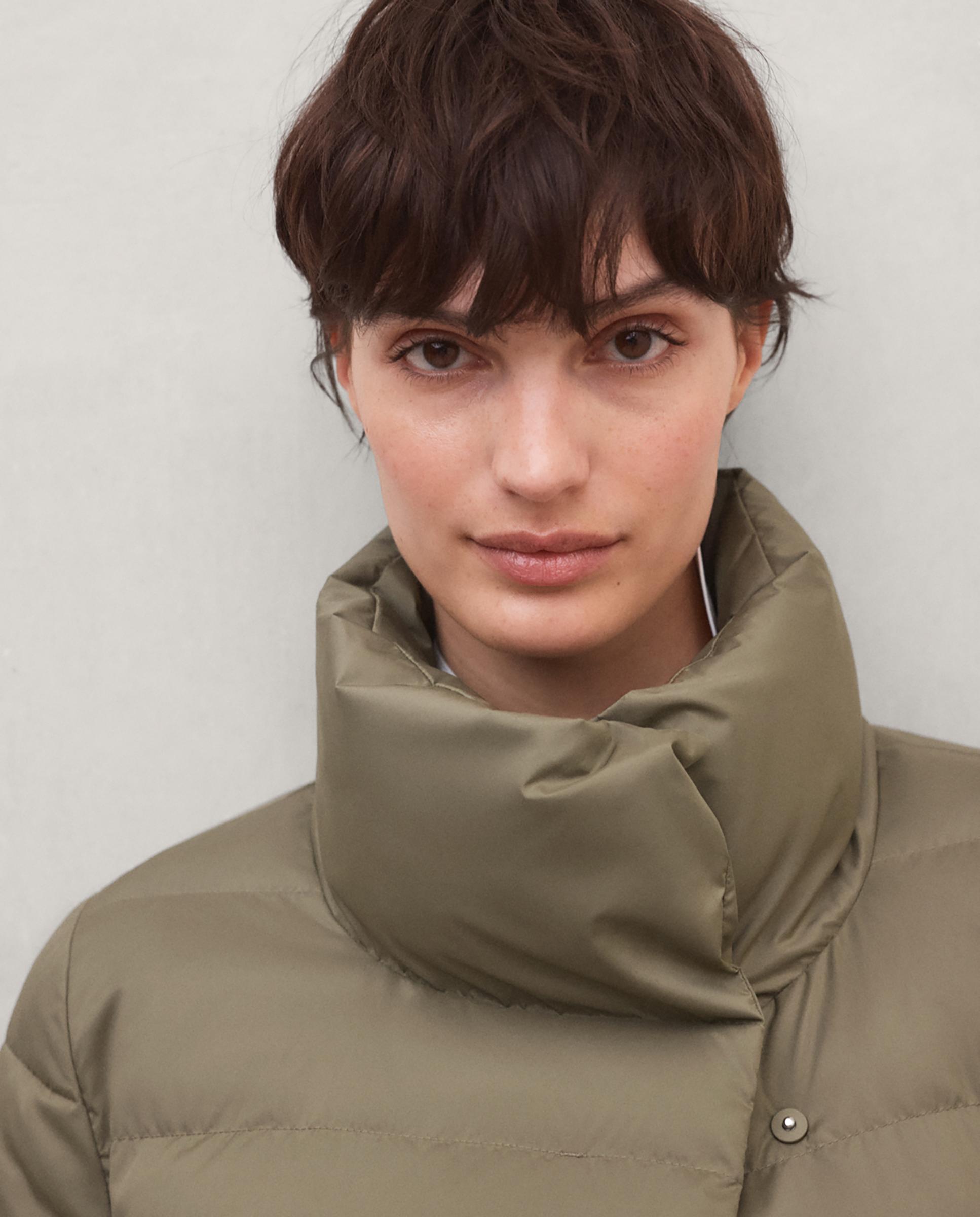 Abrigo acolchado de mujer con cierre de cremallera y capucha con bolsillos frontales - Ecoalf - Gris claro Gris claro-5