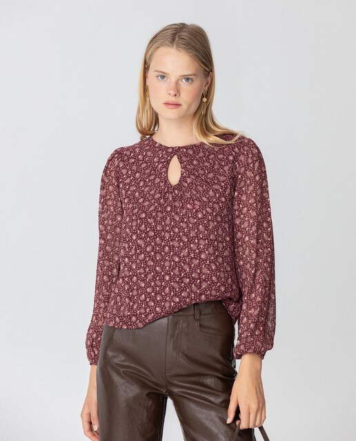 Imagen 0 de Top de mujer de manga larga con abertura en el pecho