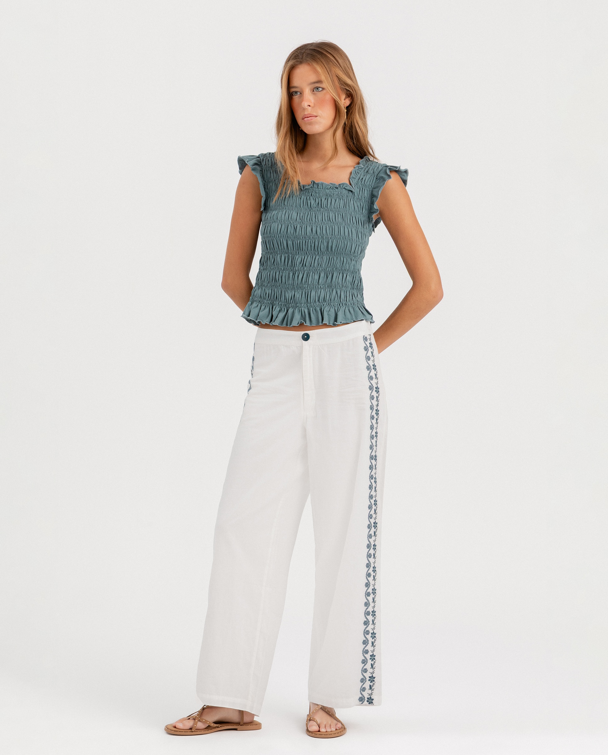 Noon - Pantalón de mujer de talle alto con bordados.