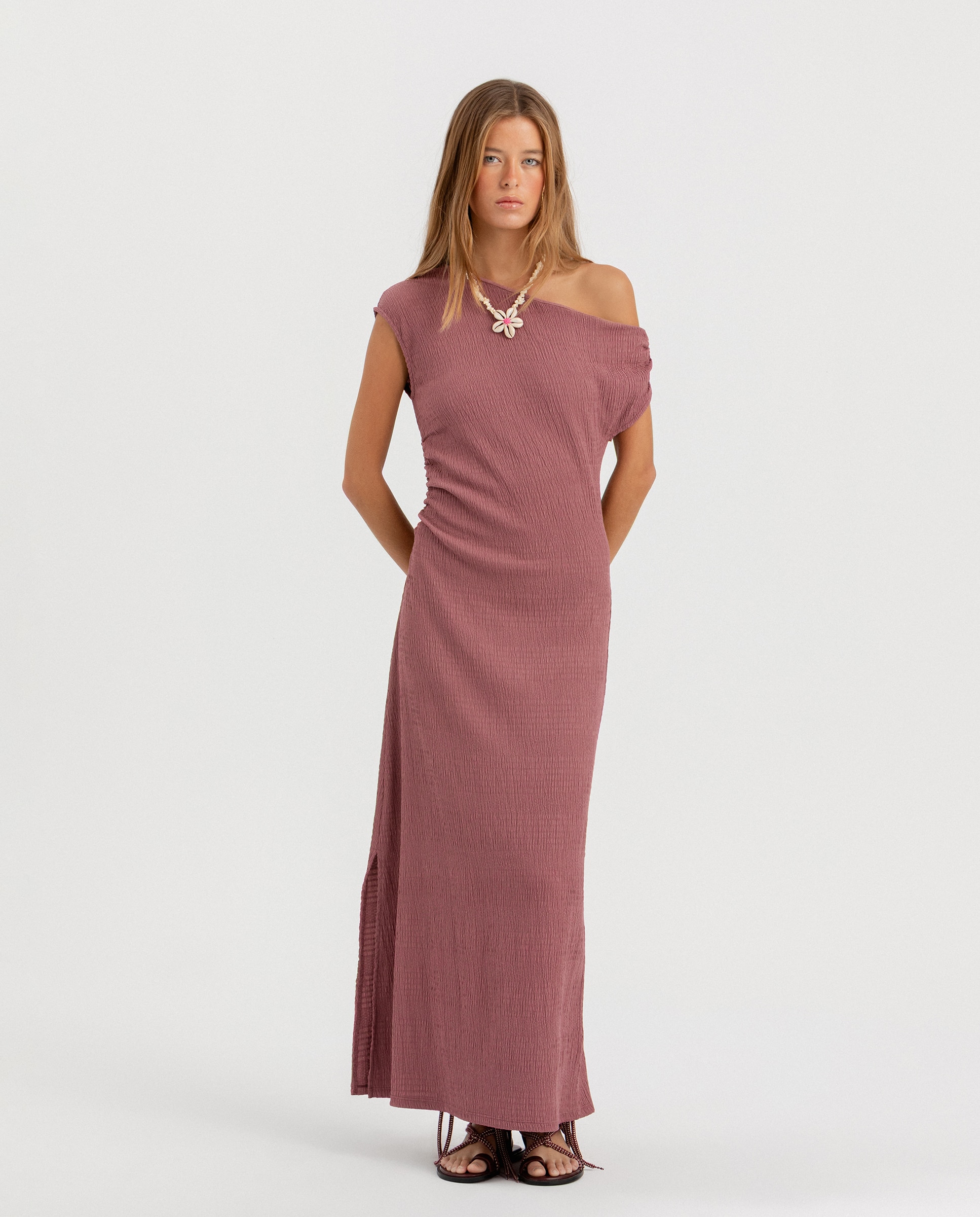 Noon - Vestido midi asimetrico con textura.