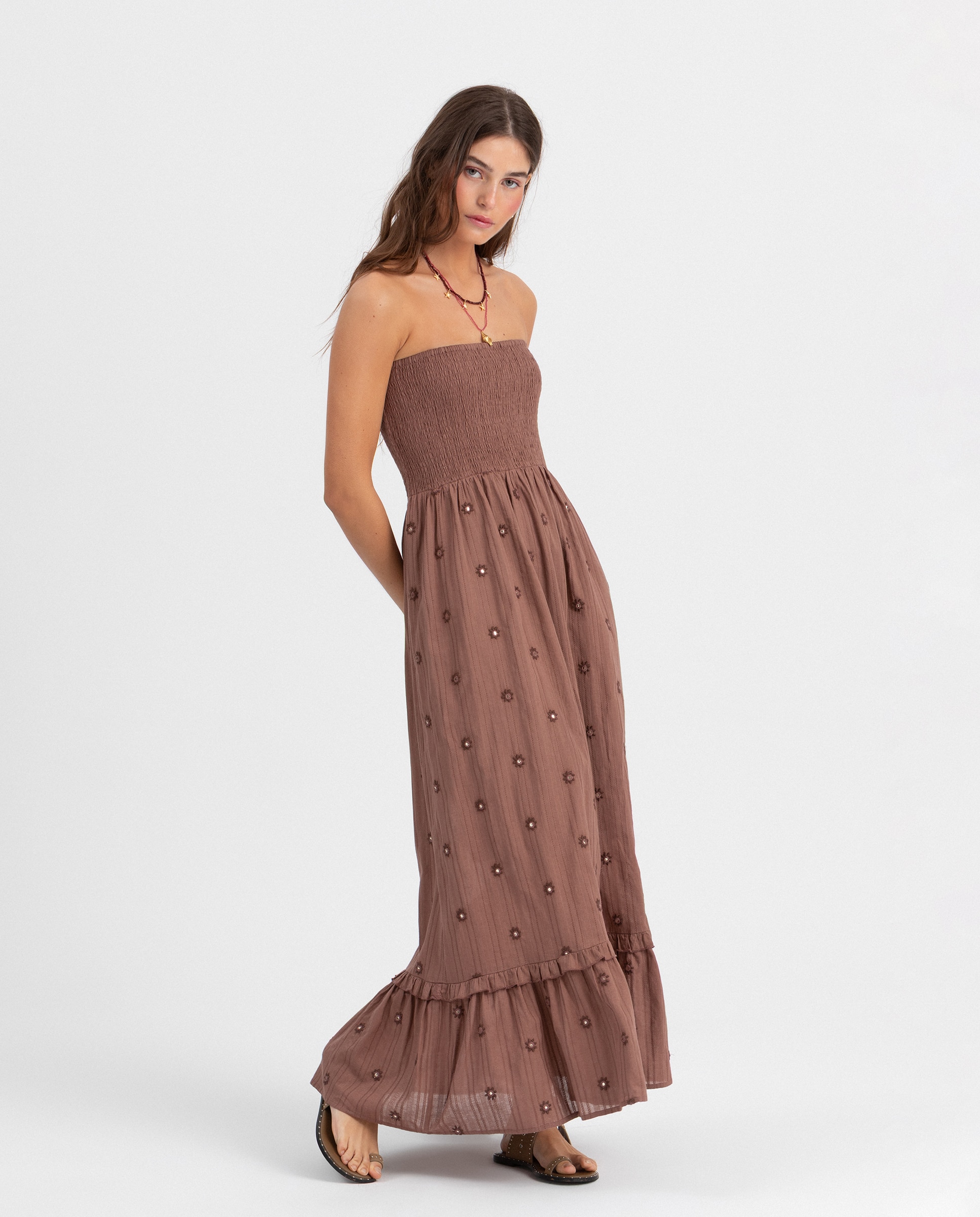 Noon - Vestido midi con espejos bordados.