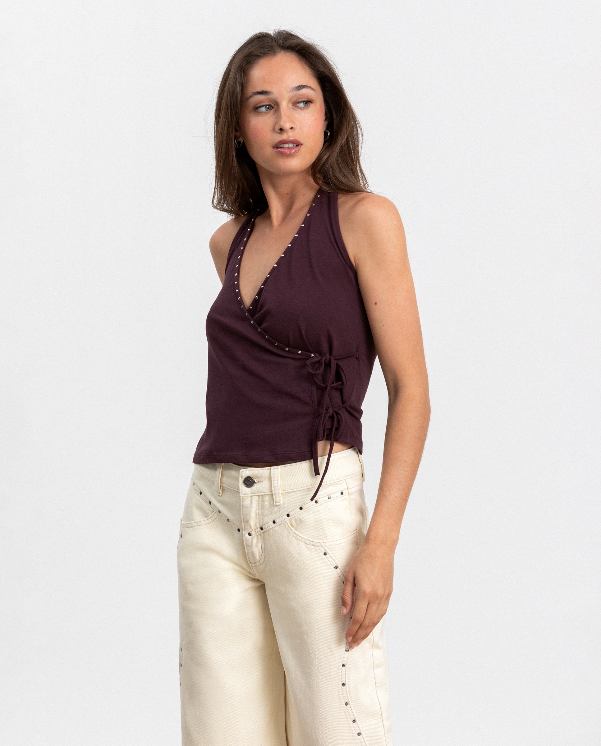 Top de mujer con cuello halter y detalle tachas - Noon - Burdeos Burdeos-1