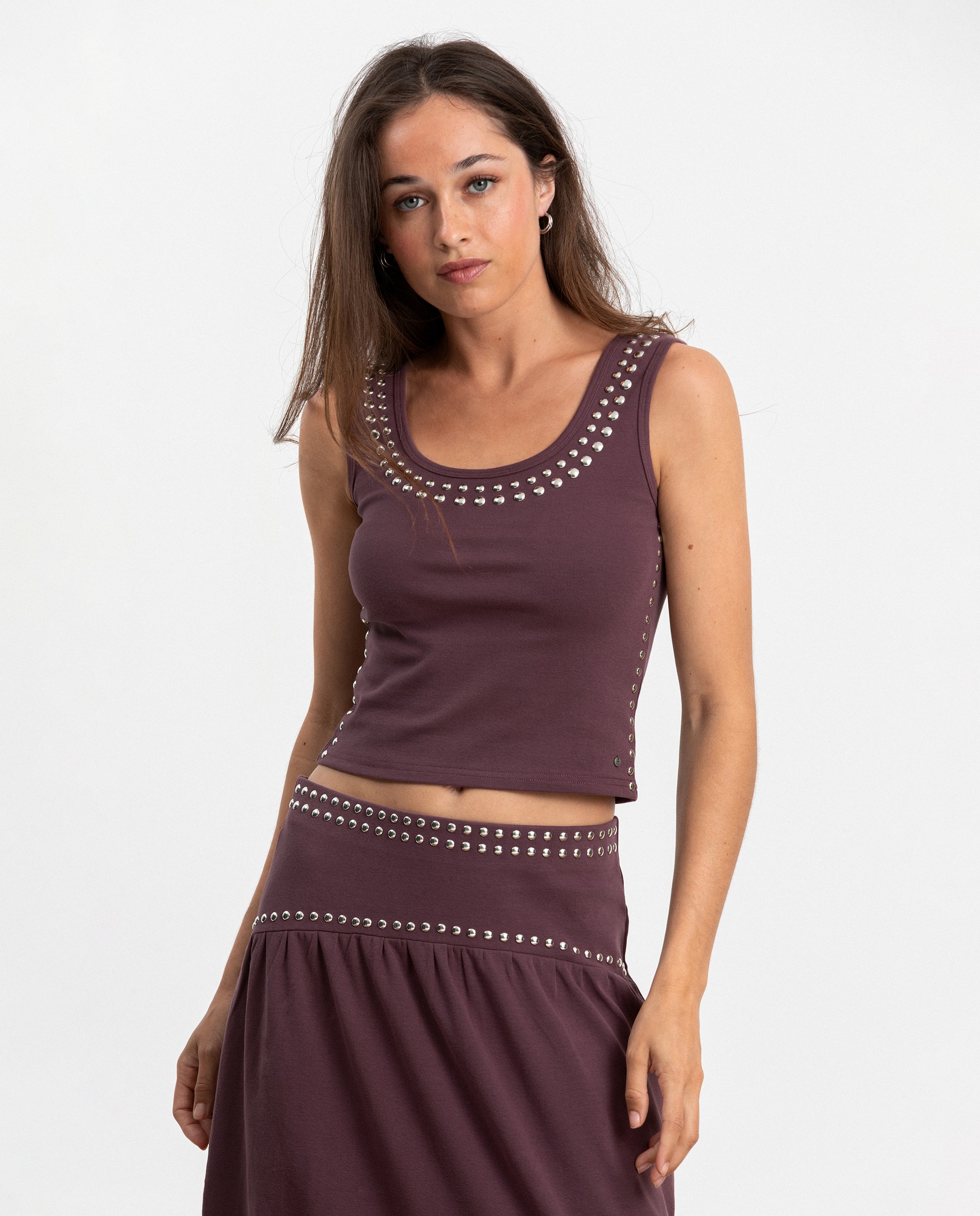 Top de mujer de tirantes con tachas - Noon - Burdeos Burdeos-1