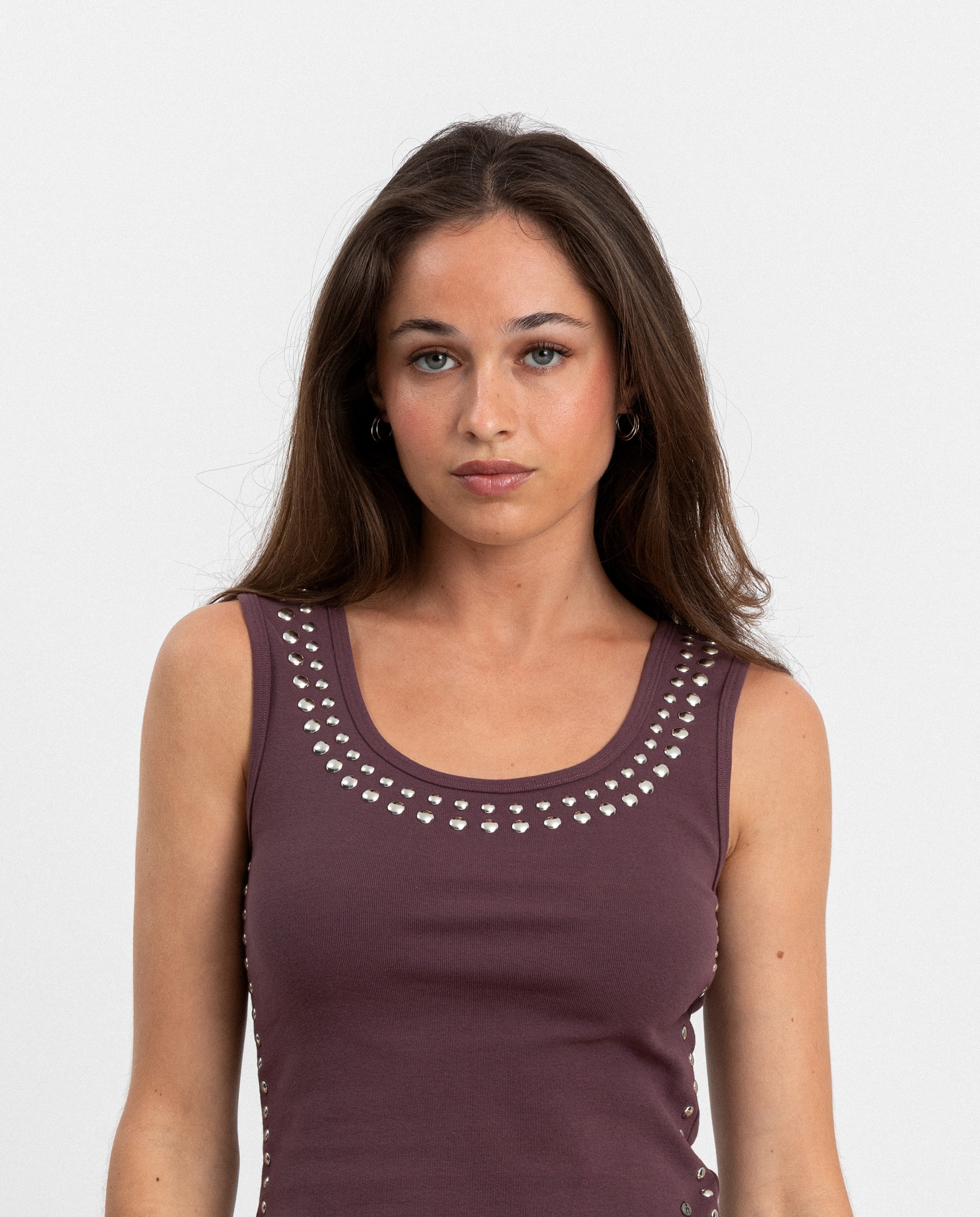 Top de mujer de tirantes con tachas - Noon - Burdeos Burdeos-3
