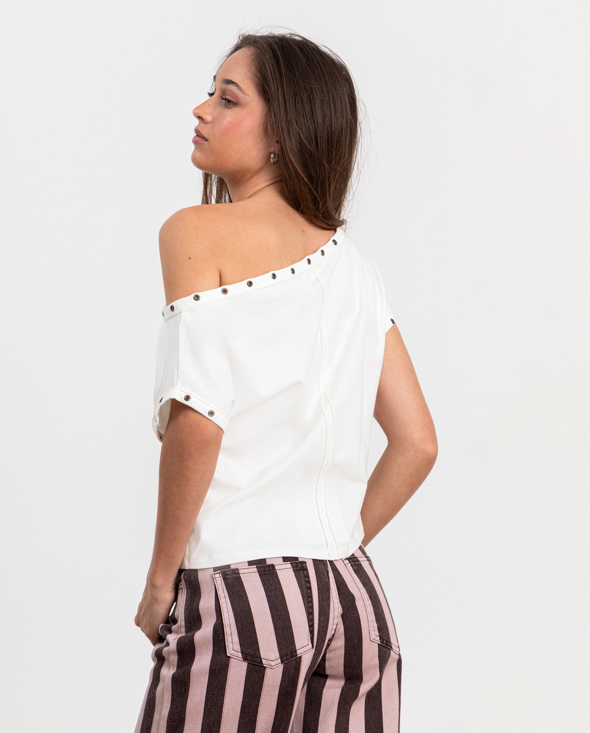 Top de mujer asimetrico con eyelets - Noon - Blanco Blanco-2