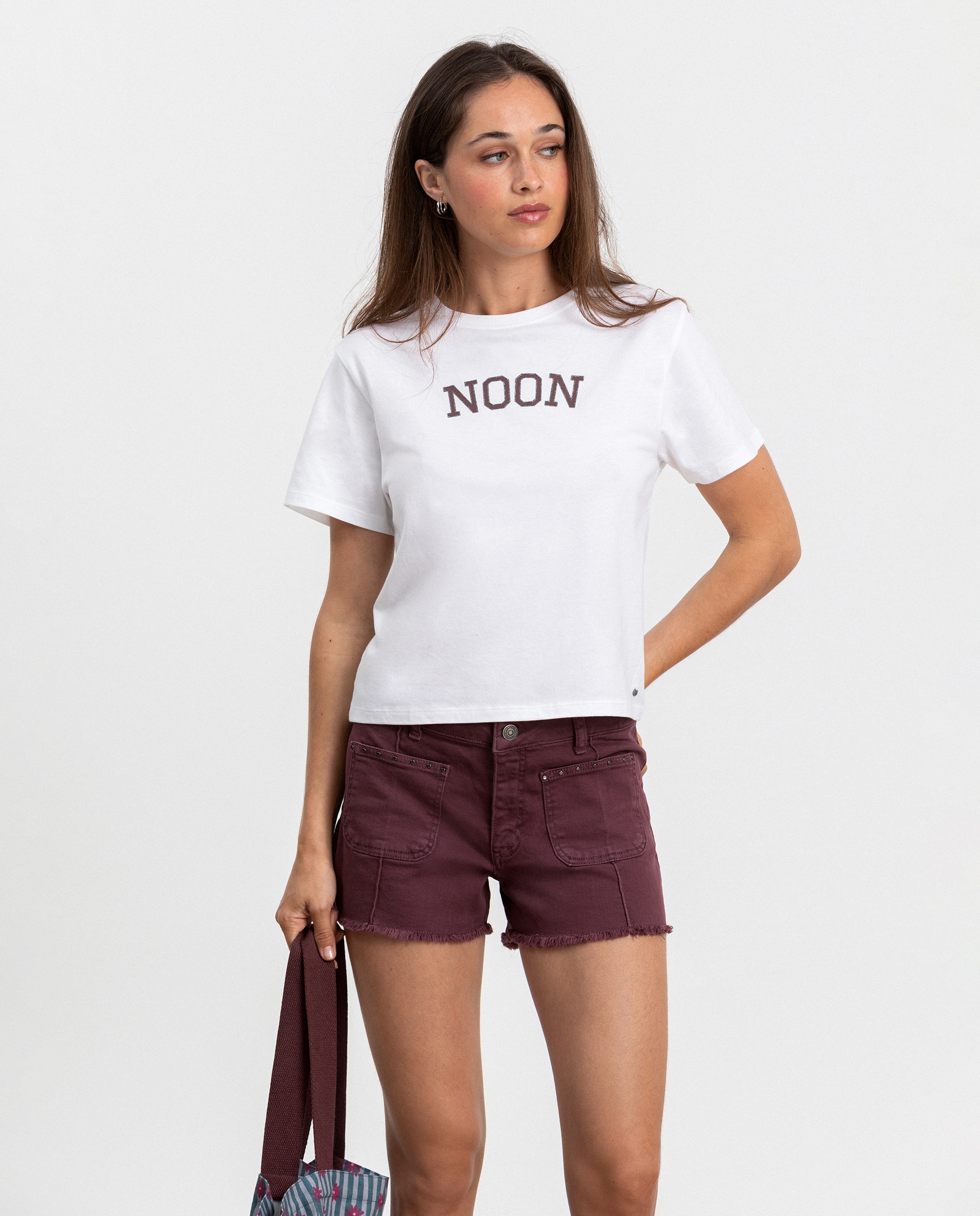 Noon - Camiseta básica de mujer con logo.