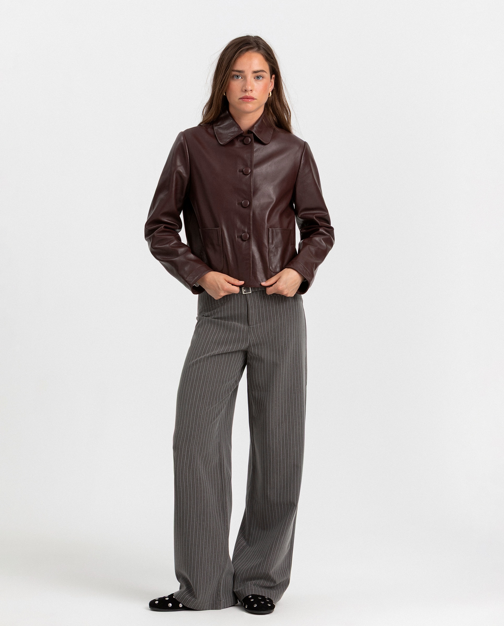 Imagen 0 de Chaqueta corta de mujer de piel Burdeos