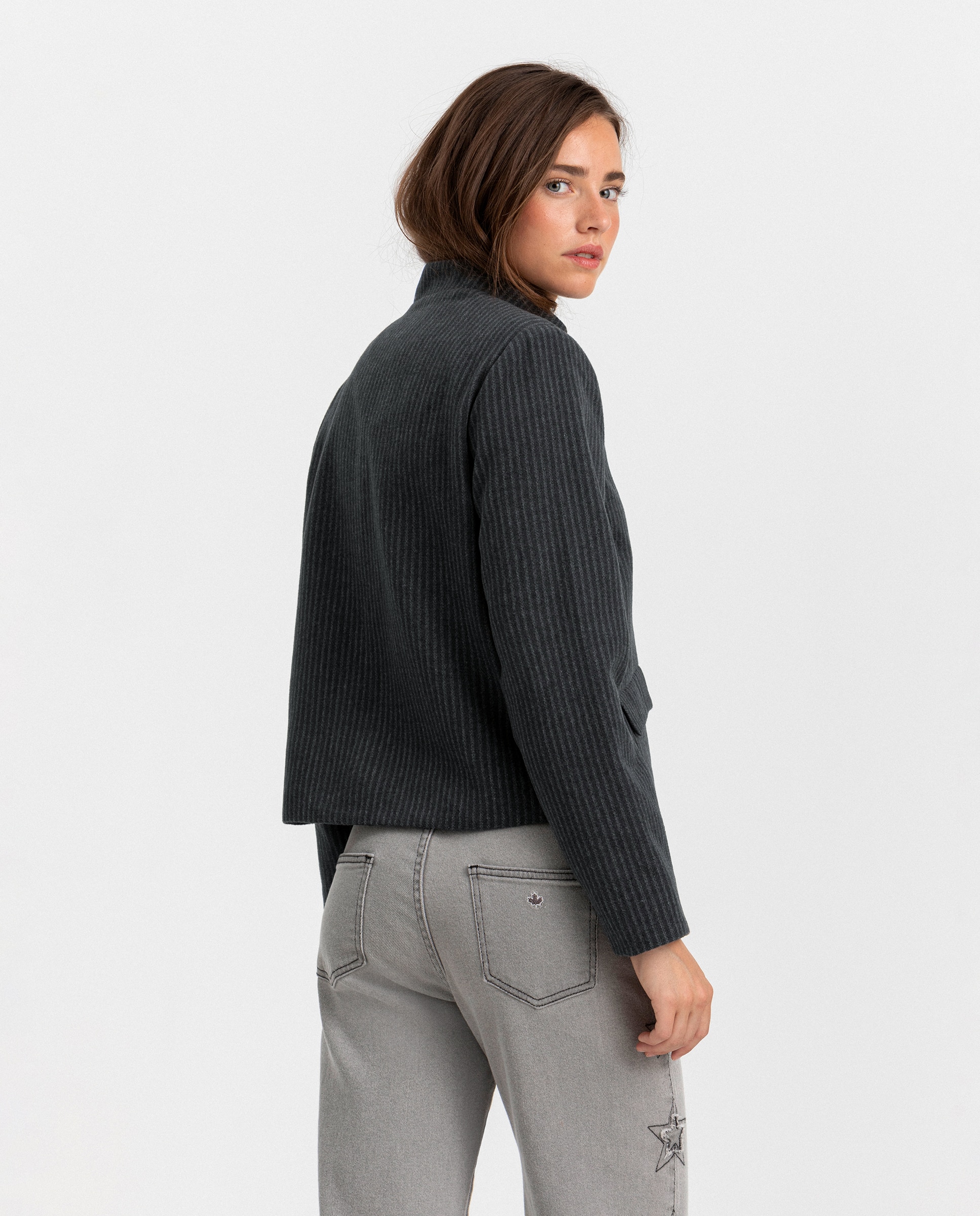 Chaqueta austriaca de mujer a rayas - Noon - Gris Gris-2