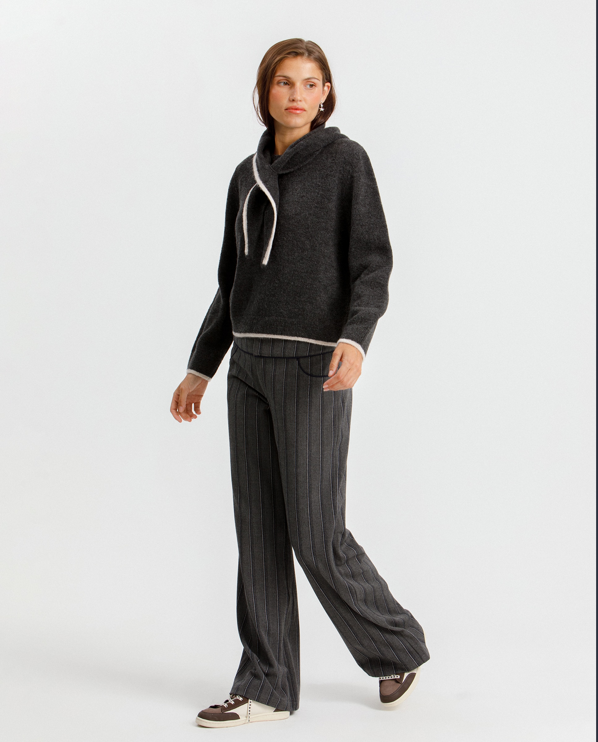 Imagen 3 de Pantalón de mujer recto de rayas - Noon - Gris Gris