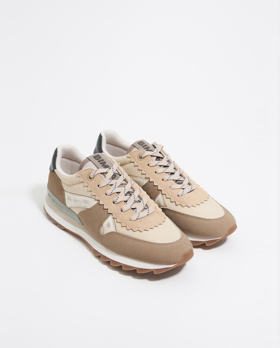 Zapatillas deportivas de mujer con cordones y logo · Bimba y Lola