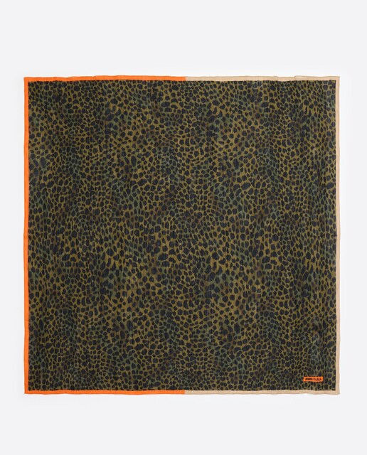 Imagen 0 de Pañuelo de mujer con estampado Cheetah