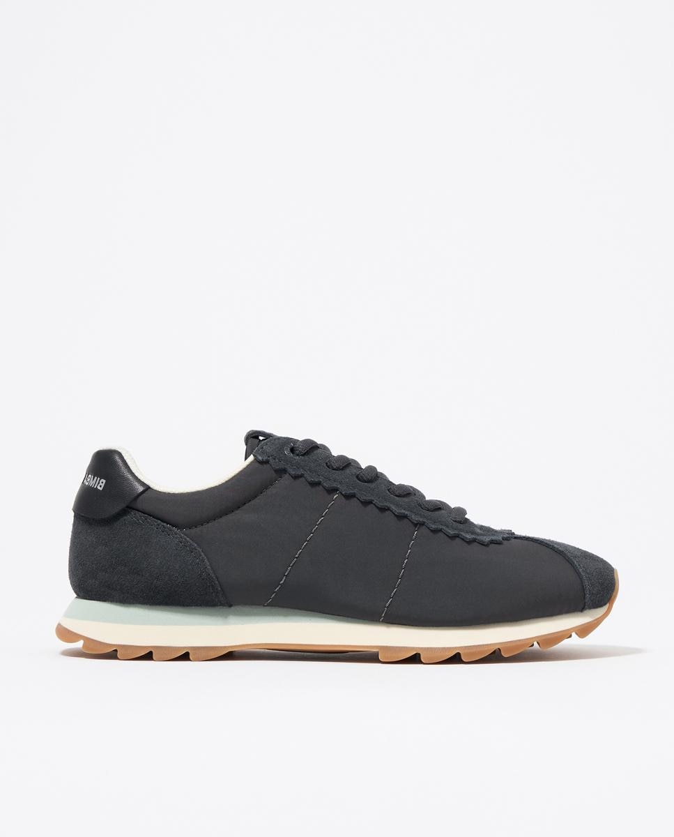 Bimba y Lola - Zapatillas deportivas de mujer bicolor y suela con acabado dentado.