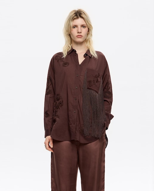 Imagen 0 de Camisa de mujer bordada y flecos