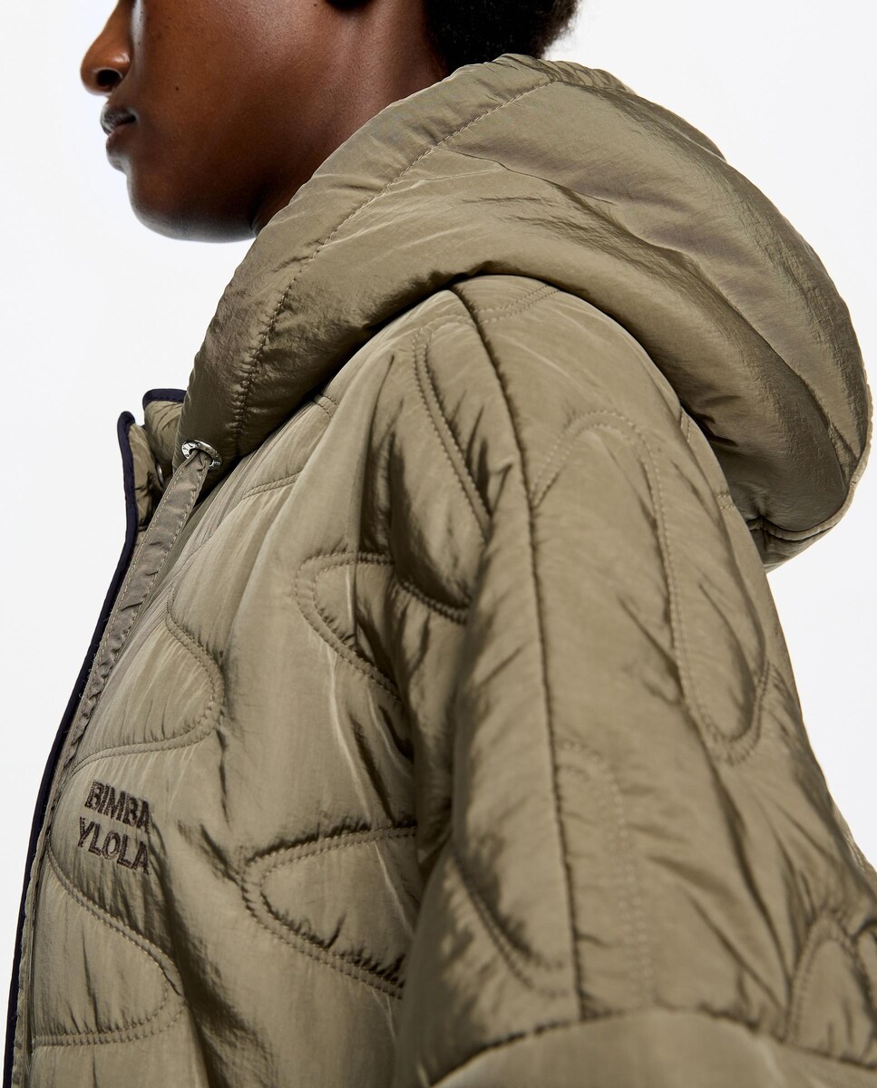 Plumífero de mujer acolchado con capucha · Bimba y Lola · El Corte