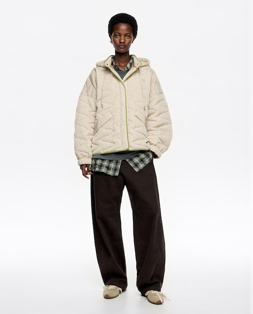 Imagen 0 de Plumífero de mujer acolchado con capucha