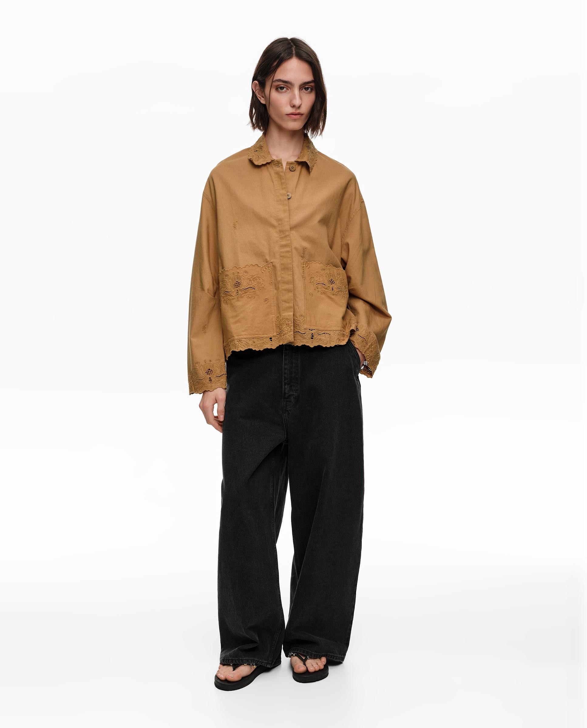 Chaqueta de mujer con botonadura oculta Camel Bimba y Lola · El Corte Inglés — oferta en El Corte Inglés