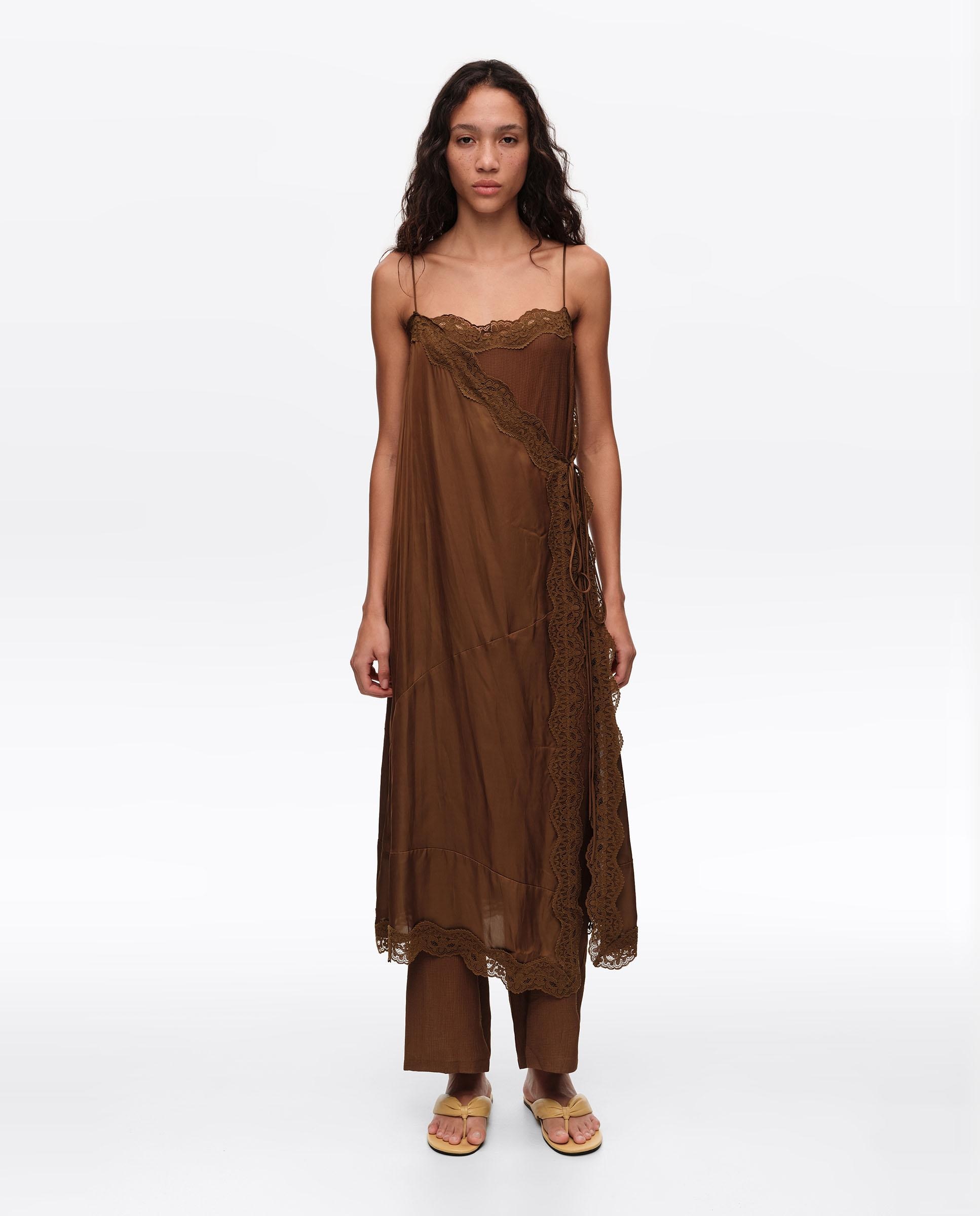 Vestido pantalón encajes