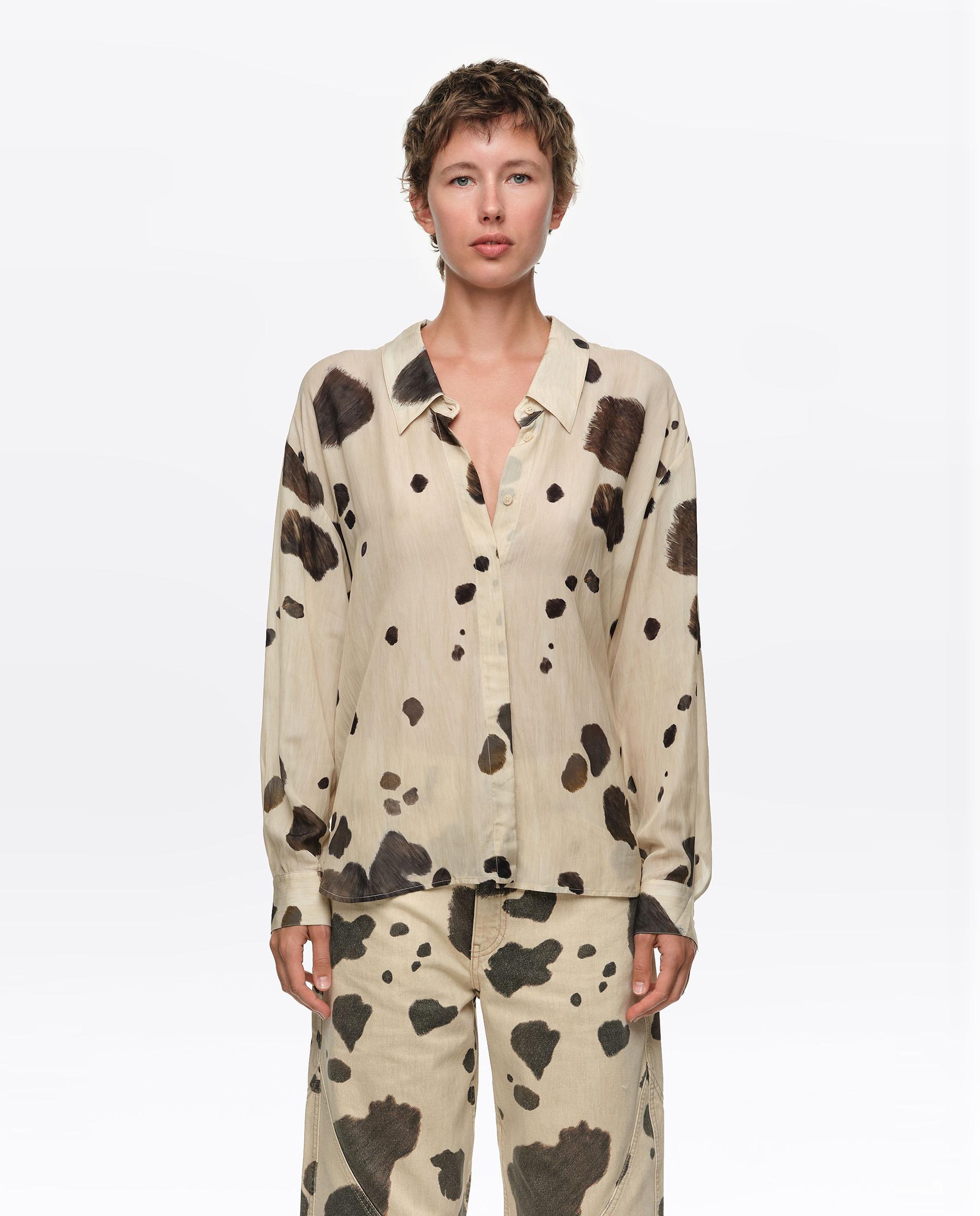 Imagen 0 de Camisa de mujer escote pronunciado pony Beige