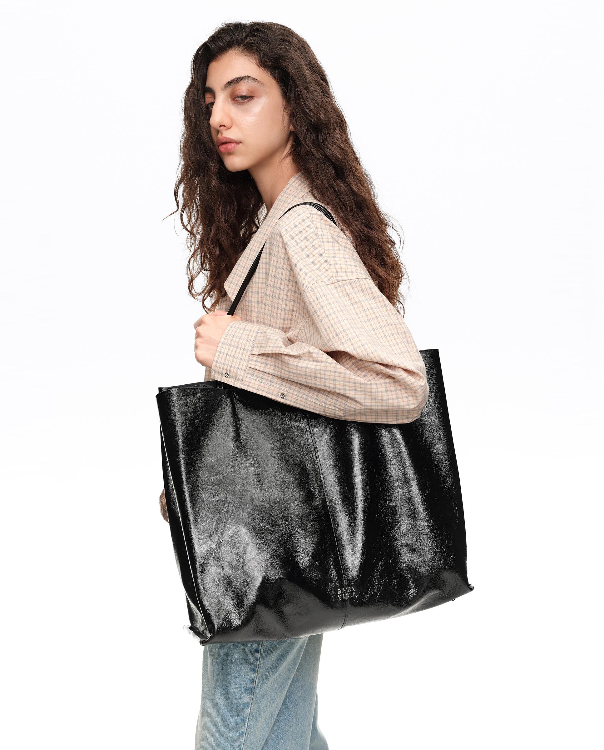 Bolso de hombro de mujer maxi piel brillo - Bimba y Lola - Negro Negro-2