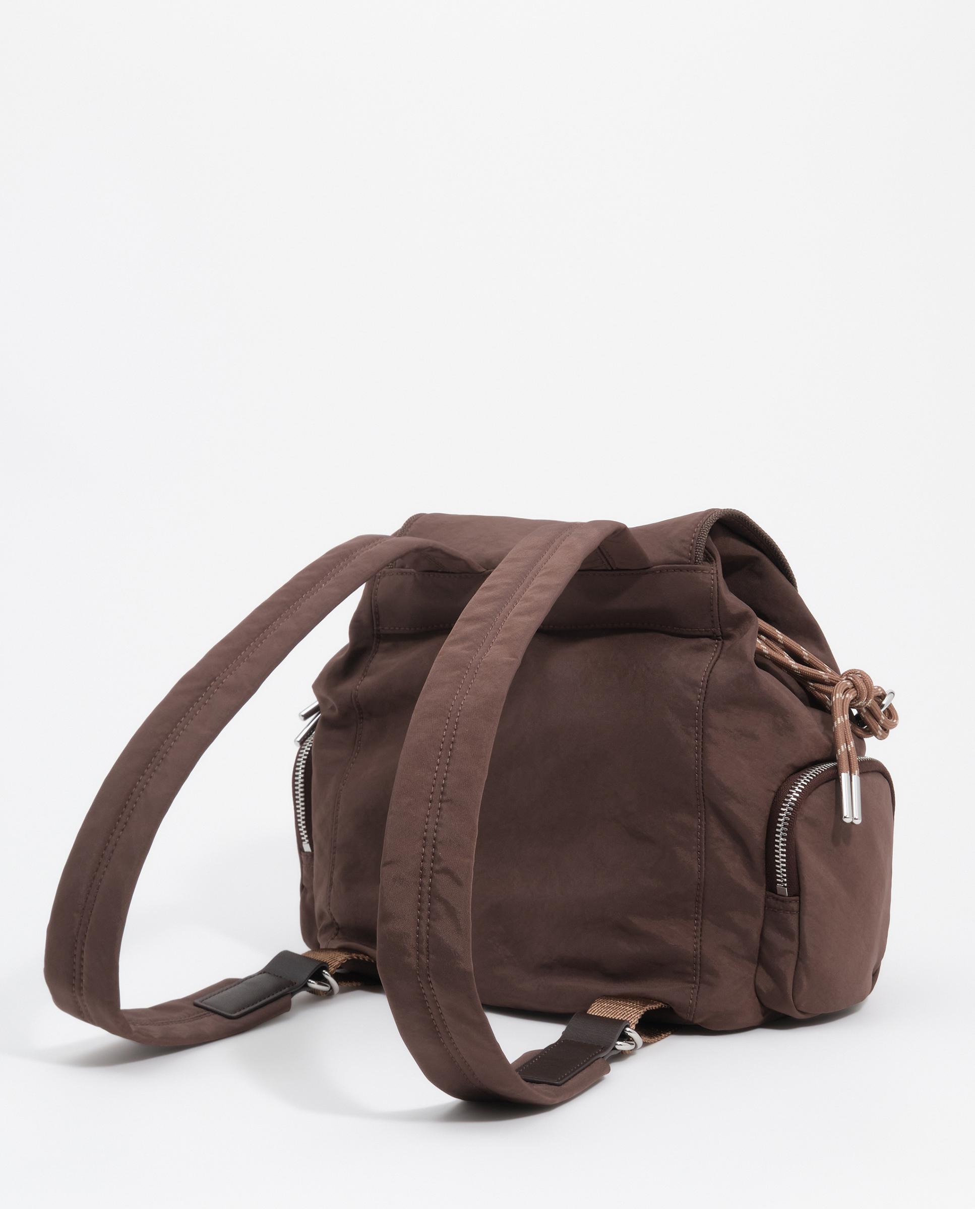 Mochila grande de mujer en nylon con acabados metálicos - Bimba y Lola - Marrón Marrón-4