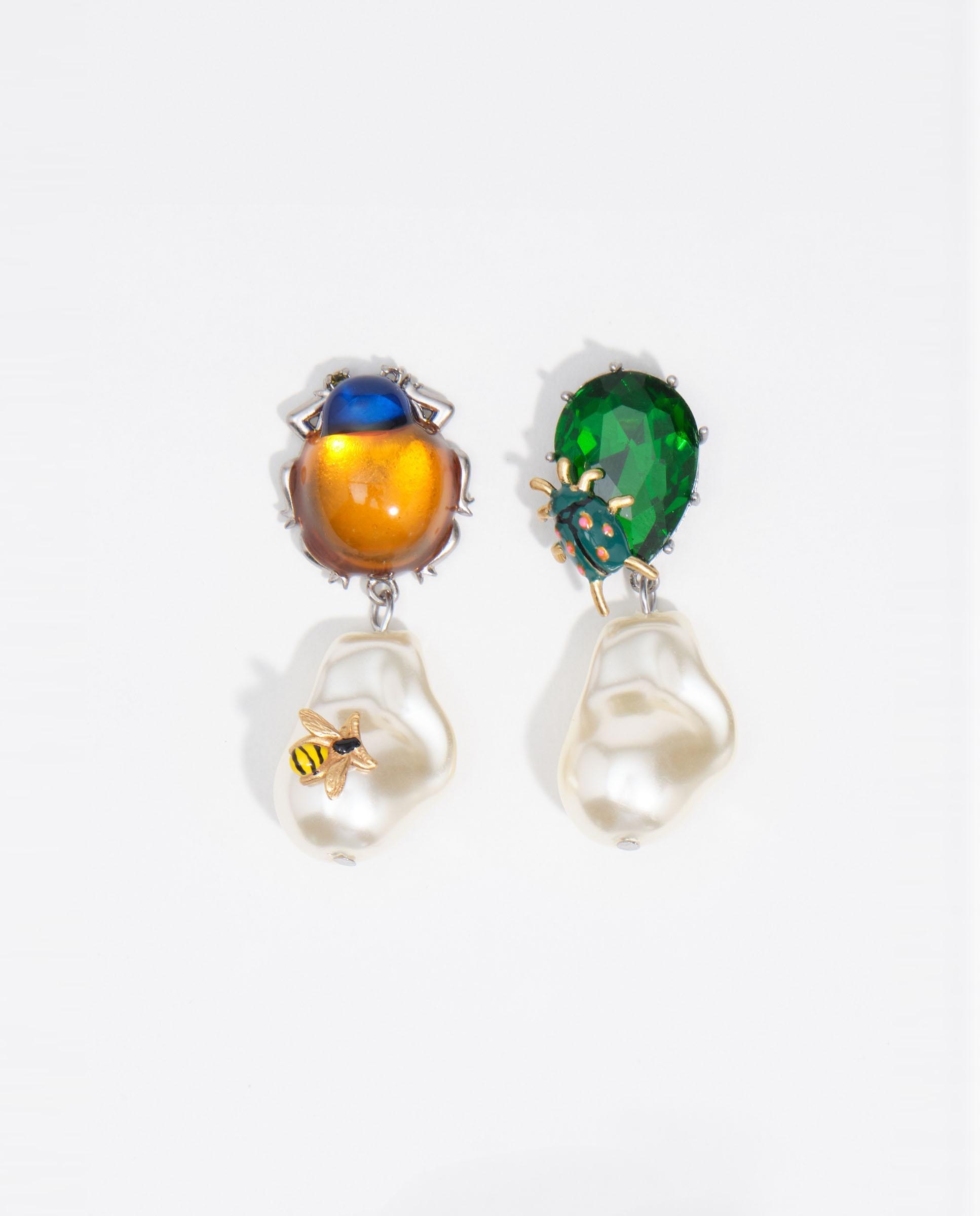 Imagen 0 de Pendientes escarabajos ámbar cristales y perlas Multicolor