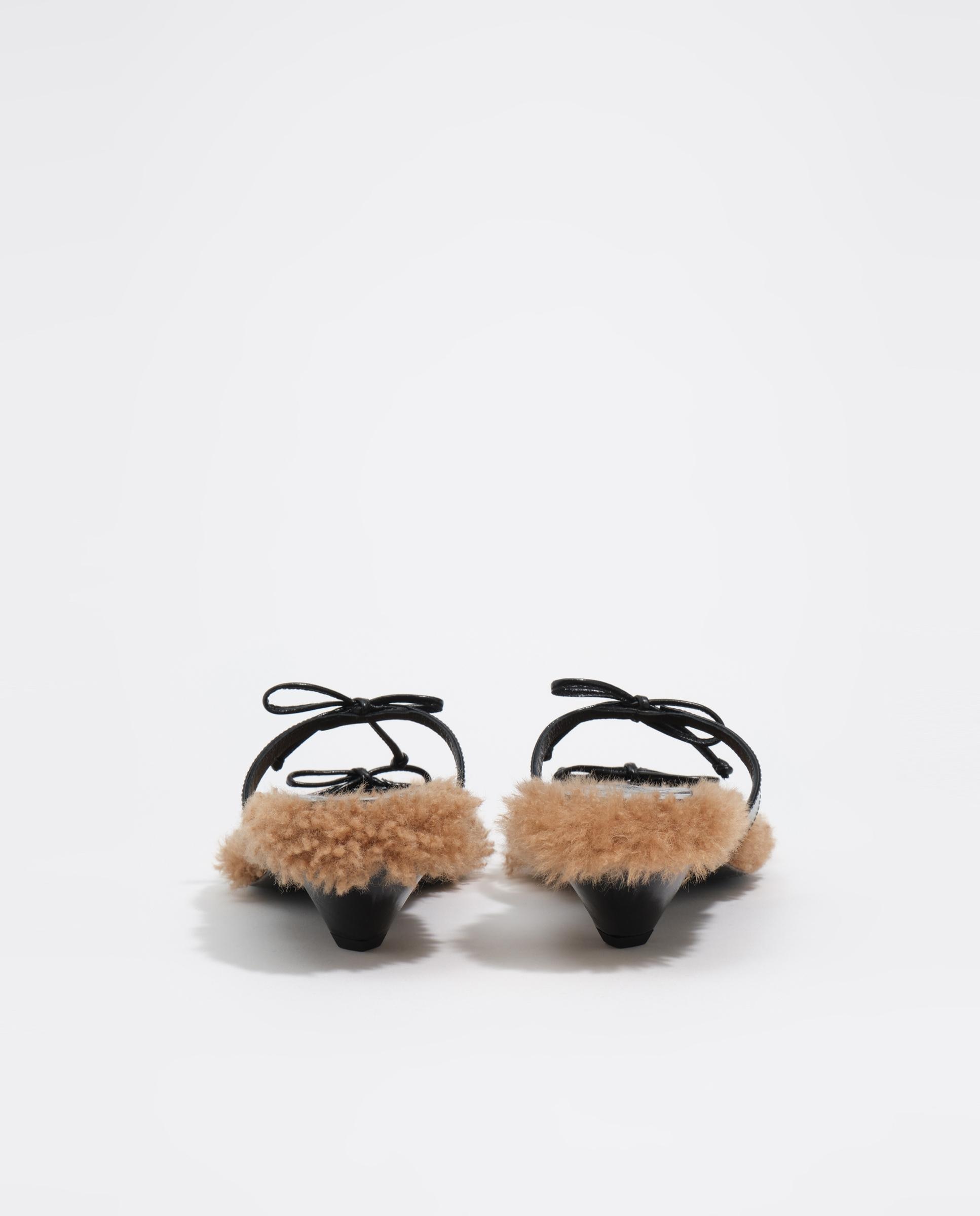 Sandalia de tacón de mujer de piel con lazos - Bimba y Lola - Negro Negro-5