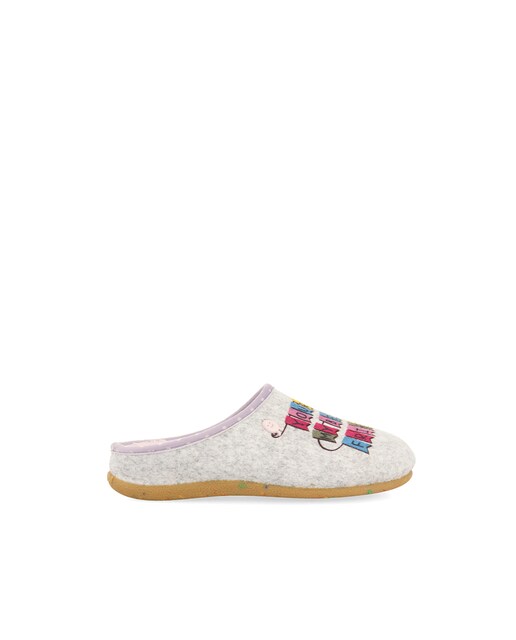 Imagen 0 de Zapatillas de casa abiertas de niña tipo babucha con material reciclado
