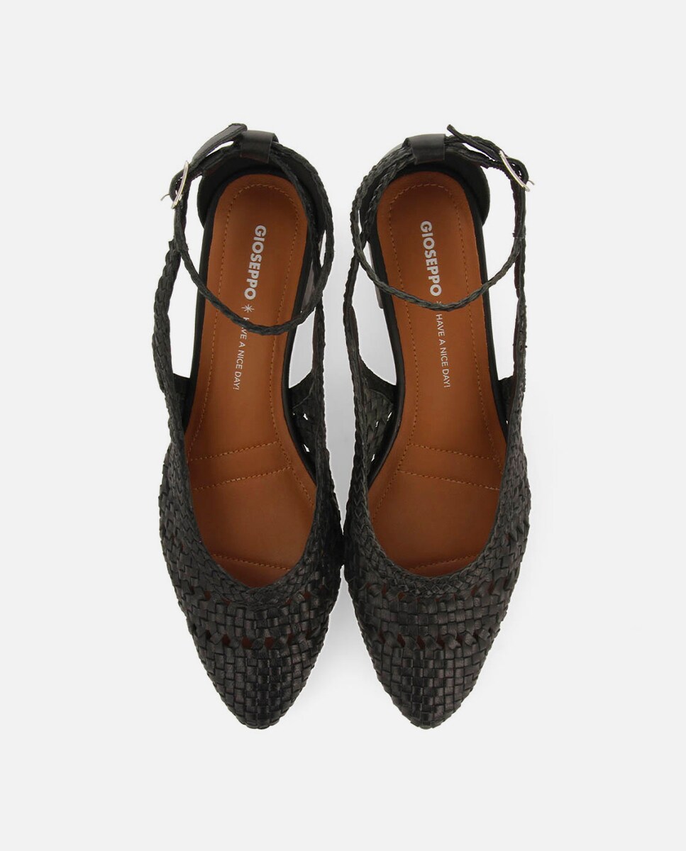 Bailarinas de mujer con trenzados y cierres regulables · Gioseppo