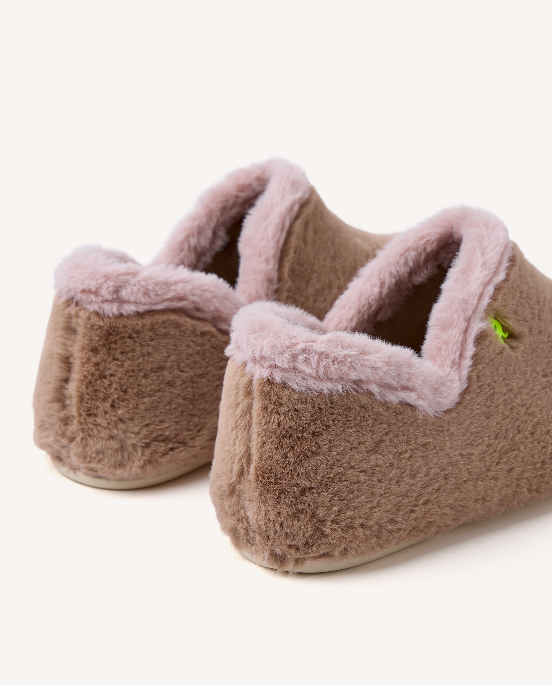 Zapatillas de casa cerradas de mujer tipo botín de pelo - Hot Potatoes - Marrón claro Marrón claro-4