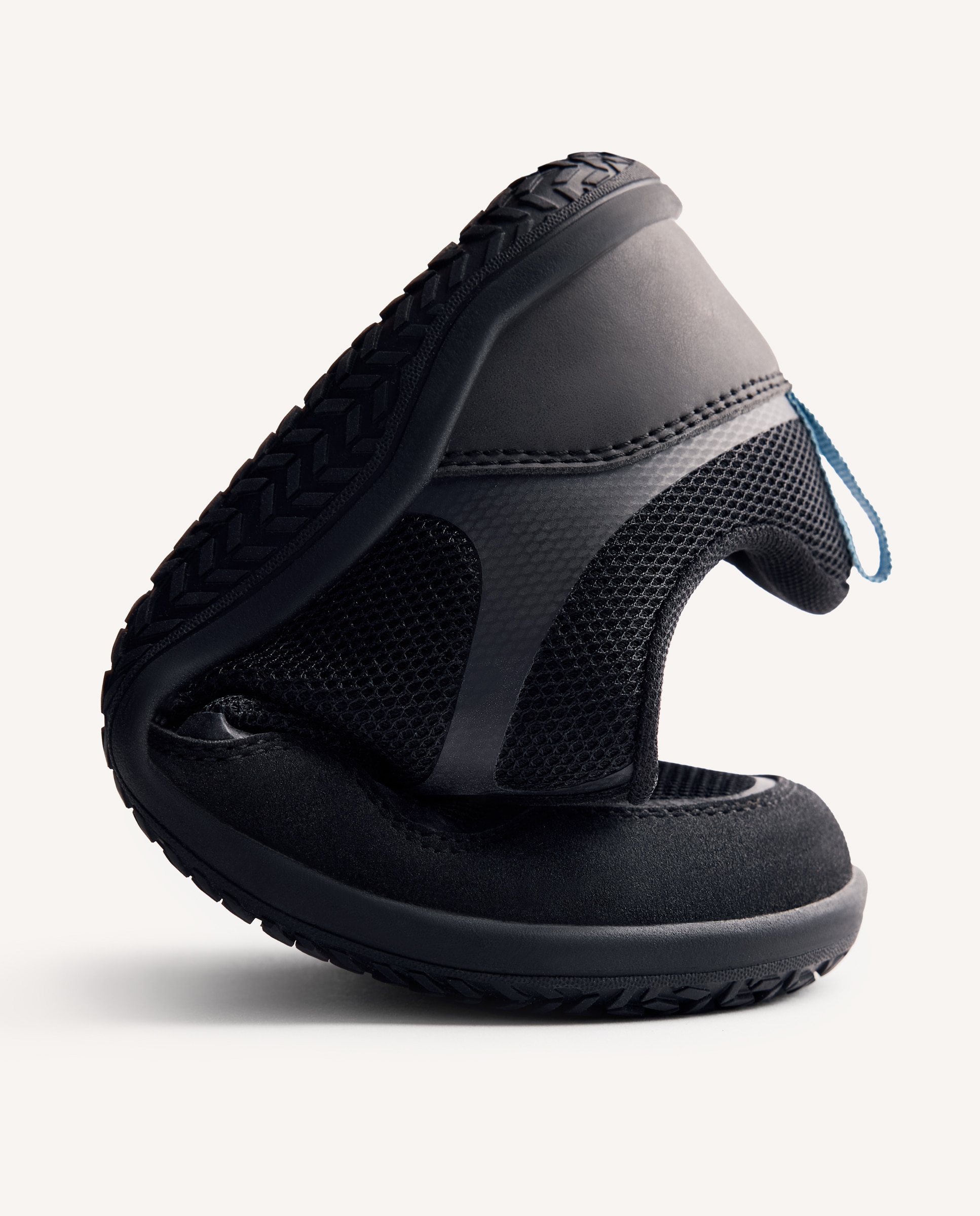 Zapatillas deportivas de mujer con rejilla barefoot - Gioseppo - Negro Negro-2