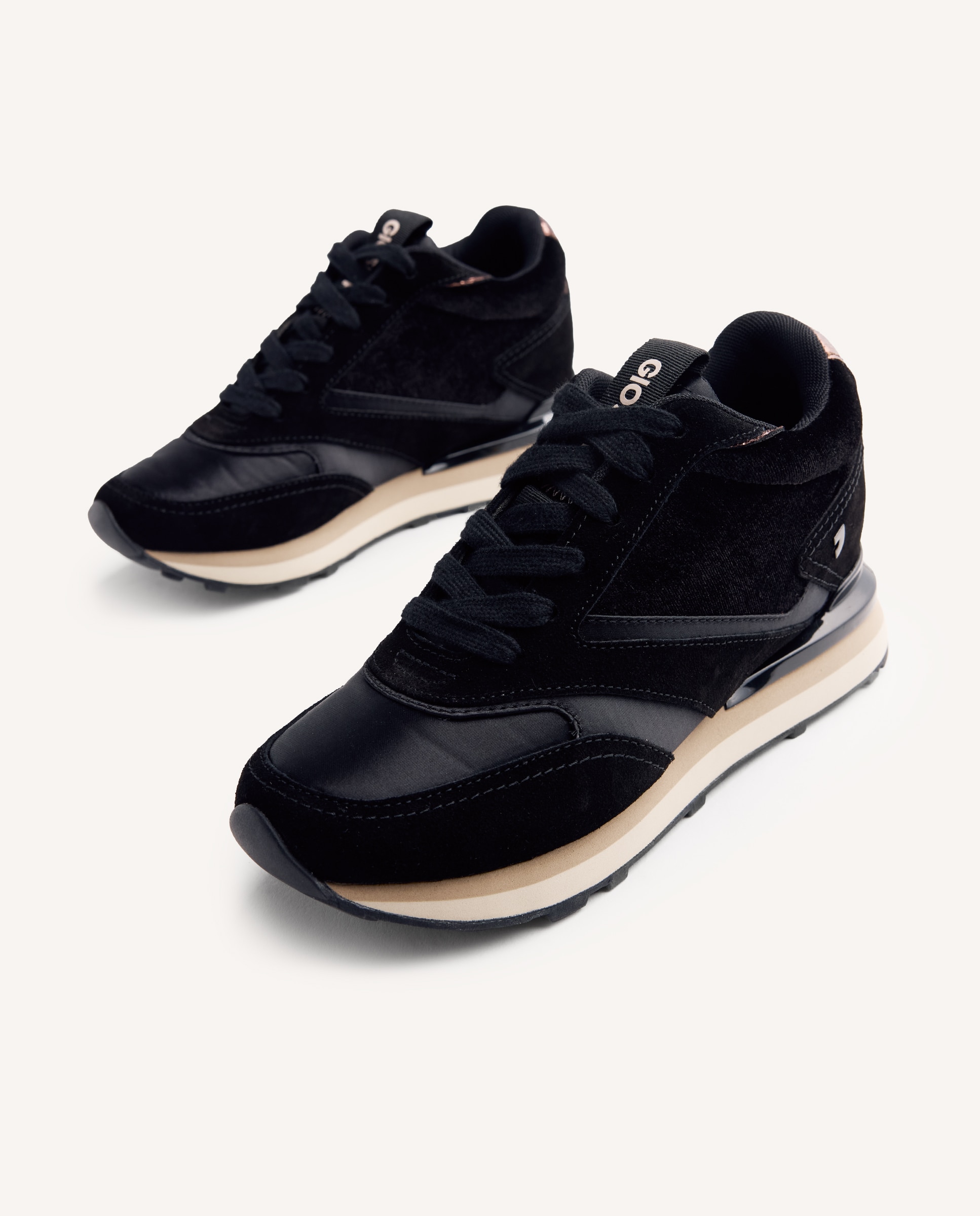 Zapatillas deportivas de mujer de piel serraje con piezas satinadas y craquelado metalizado - Gioseppo - Negro Negro-6