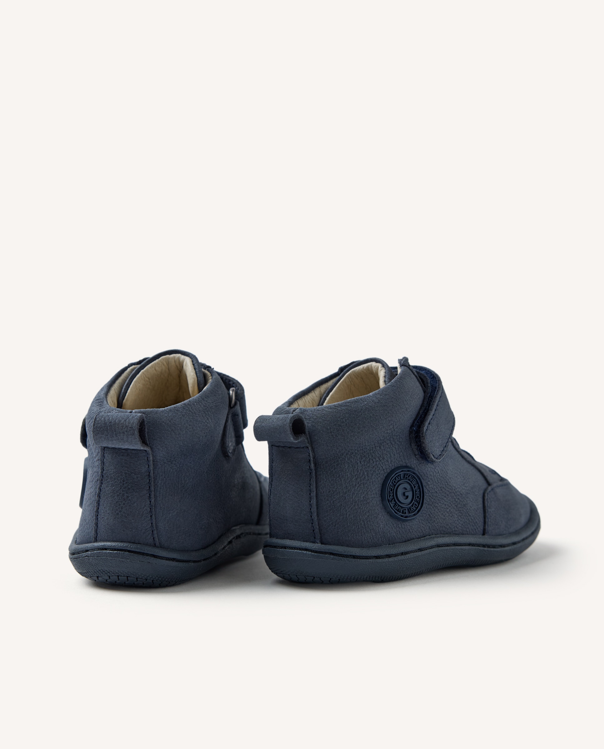Imagen 4 de Botas de bebé niño de piel con cordones elásticos y cierre ajustable barefoot - Gioseppo - Marino Marino