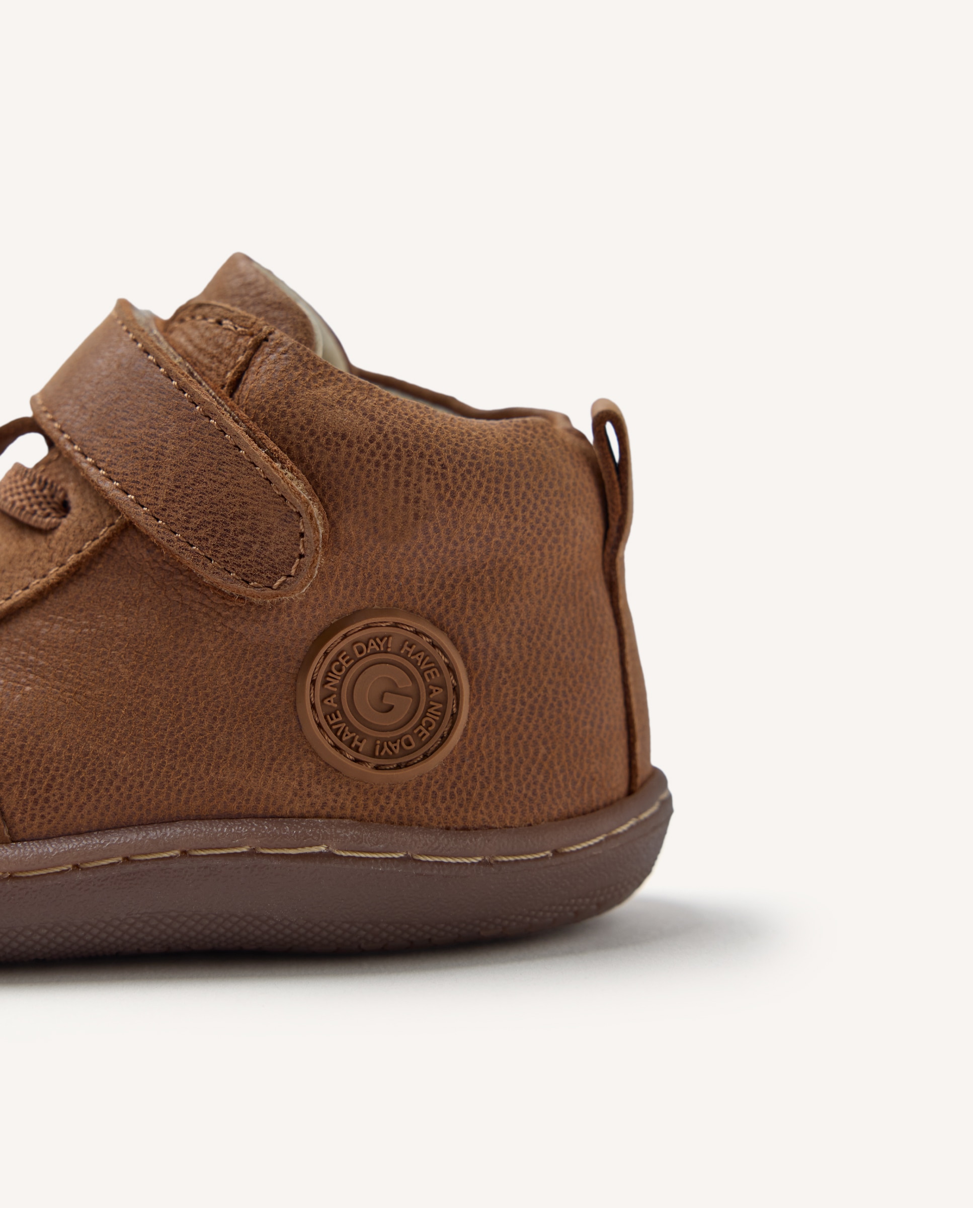 Imagen 5 de Botas de bebé niño de piel con cordones elásticos y cierre ajustable barefoot - Gioseppo - Cuero Cuero