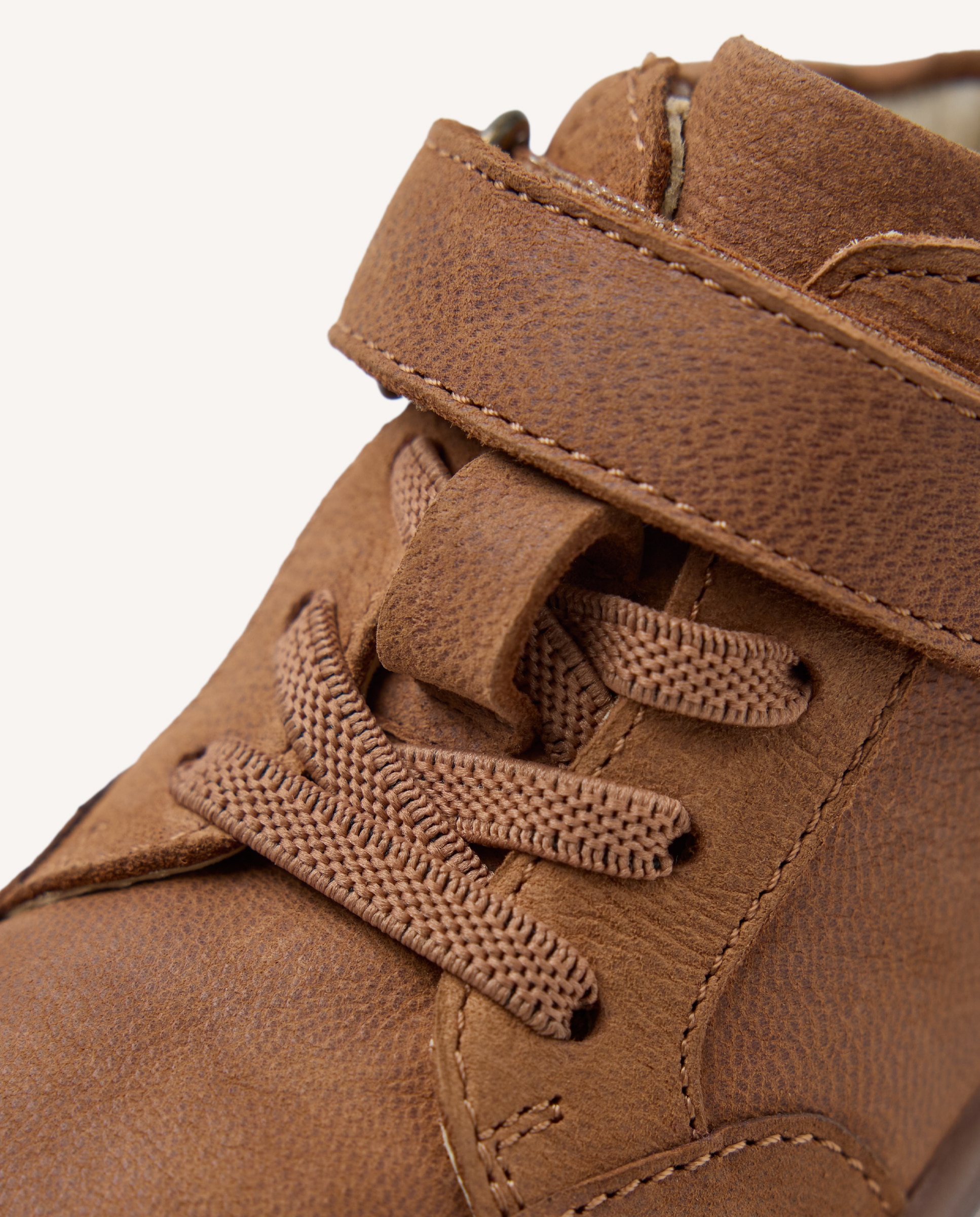 Imagen 6 de Botas de bebé niño de piel con cordones elásticos y cierre ajustable barefoot - Gioseppo - Cuero Cuero