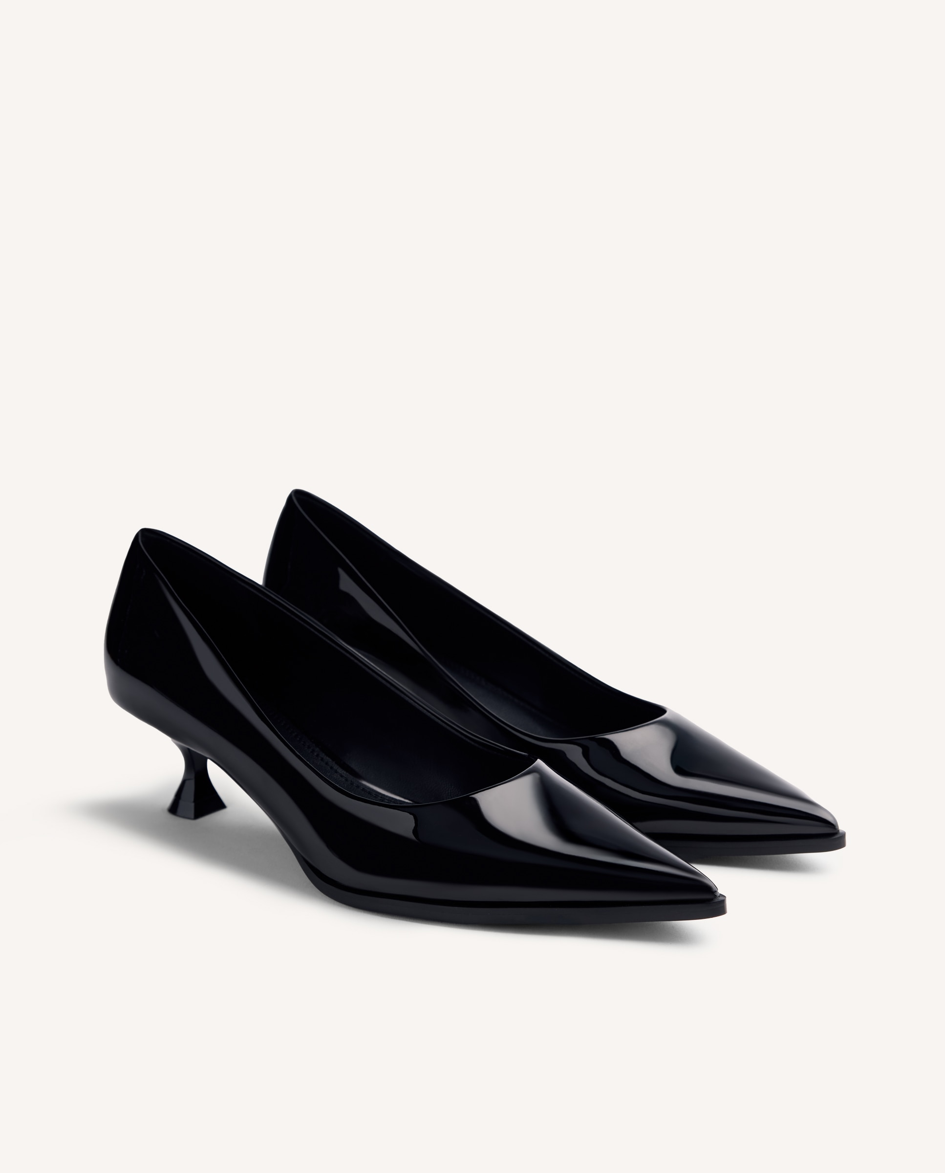 Zapatos de salón de mujer con acabado en efecto charol, punta afilada y tacón tipo carrete - Negro Negro-4