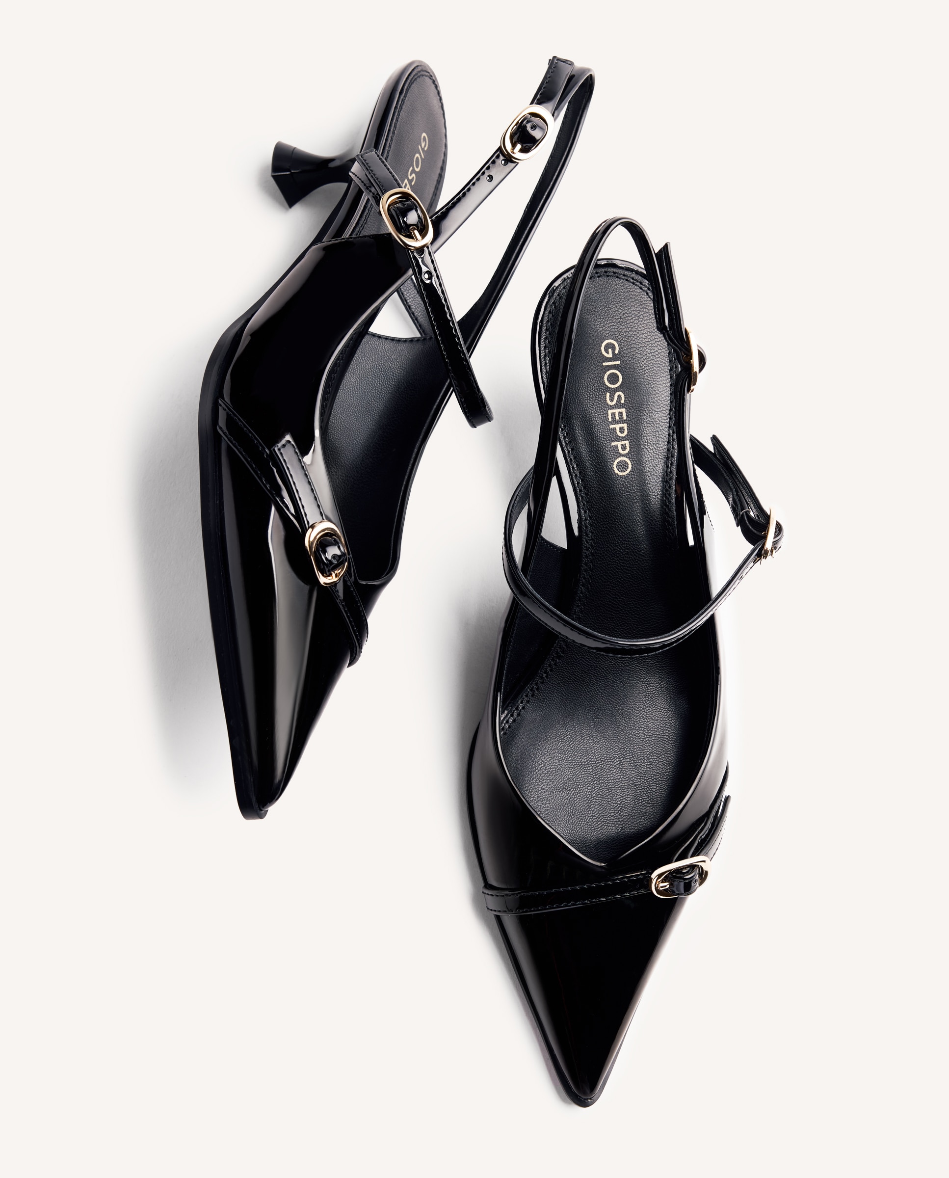 Imagen 7 de Zapatos de salón de mujer destalonados con acabado en efecto charol y detalle de hebillas - Negro Negro
