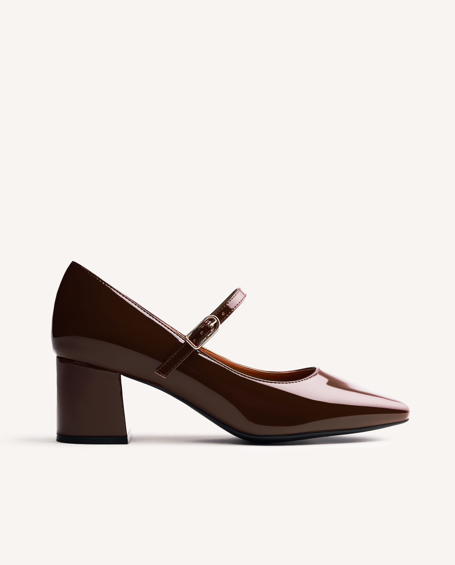 Imagen 0 de Zapatos de salón de mujer estilo mary-jane con acabado en efecto charol Marrón