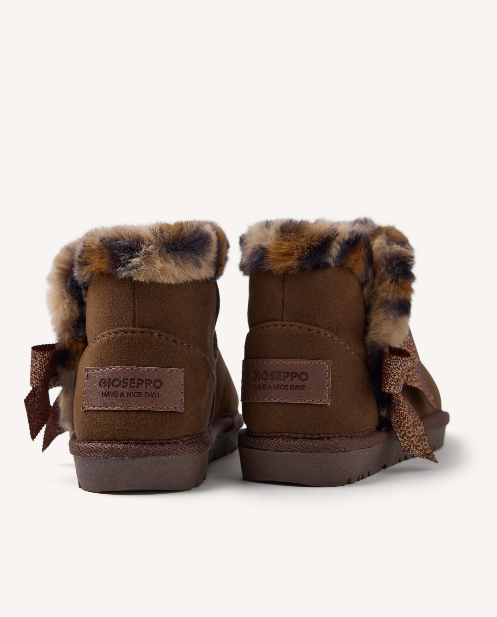 Botas australianas de niña con lazo y collarín de pelo - Gioseppo - Estampado Estampado-4