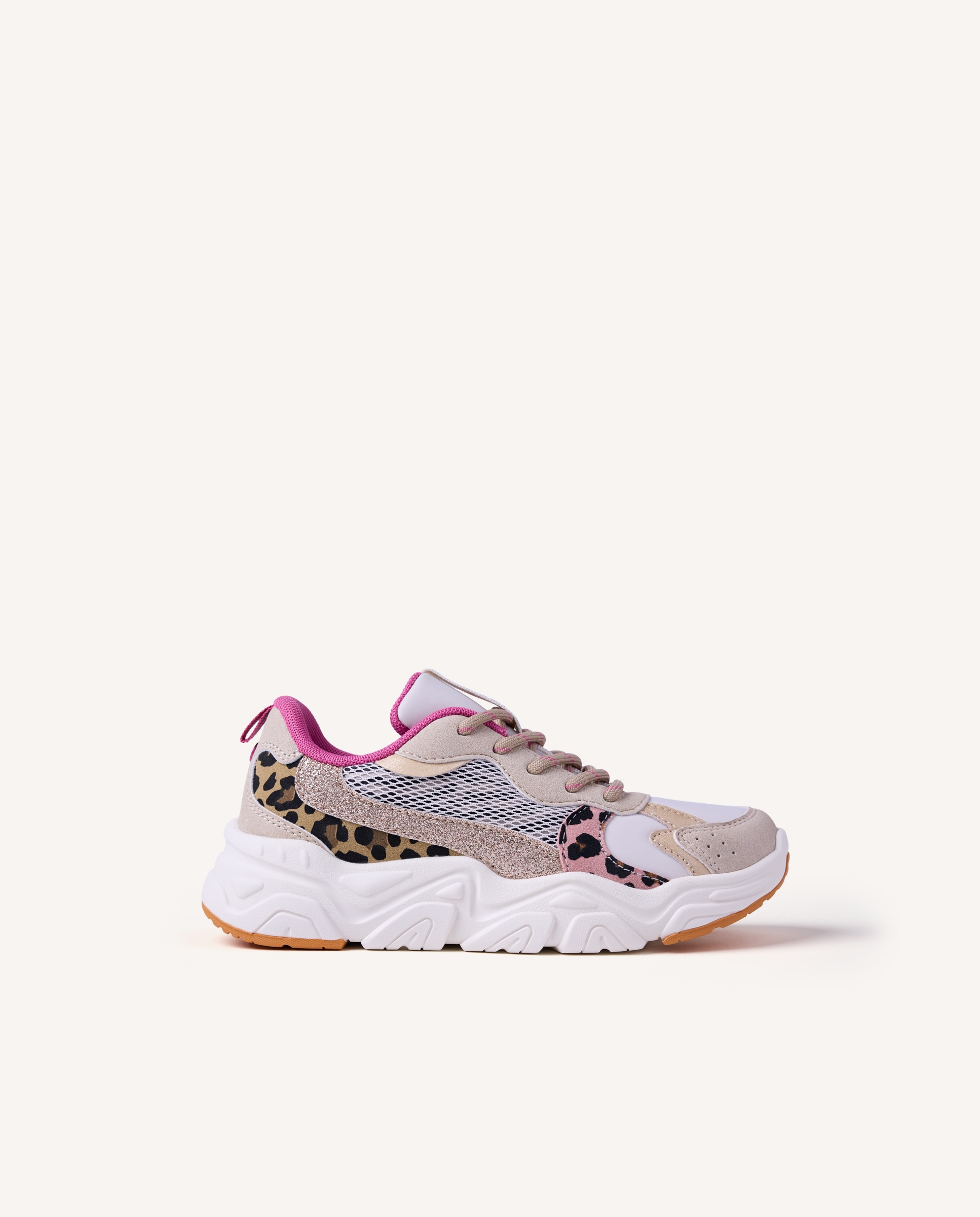 Imagen 0 de Zapatillas deportivas de niña estilo deportivo de malla con acentos de color Beige/Rosa