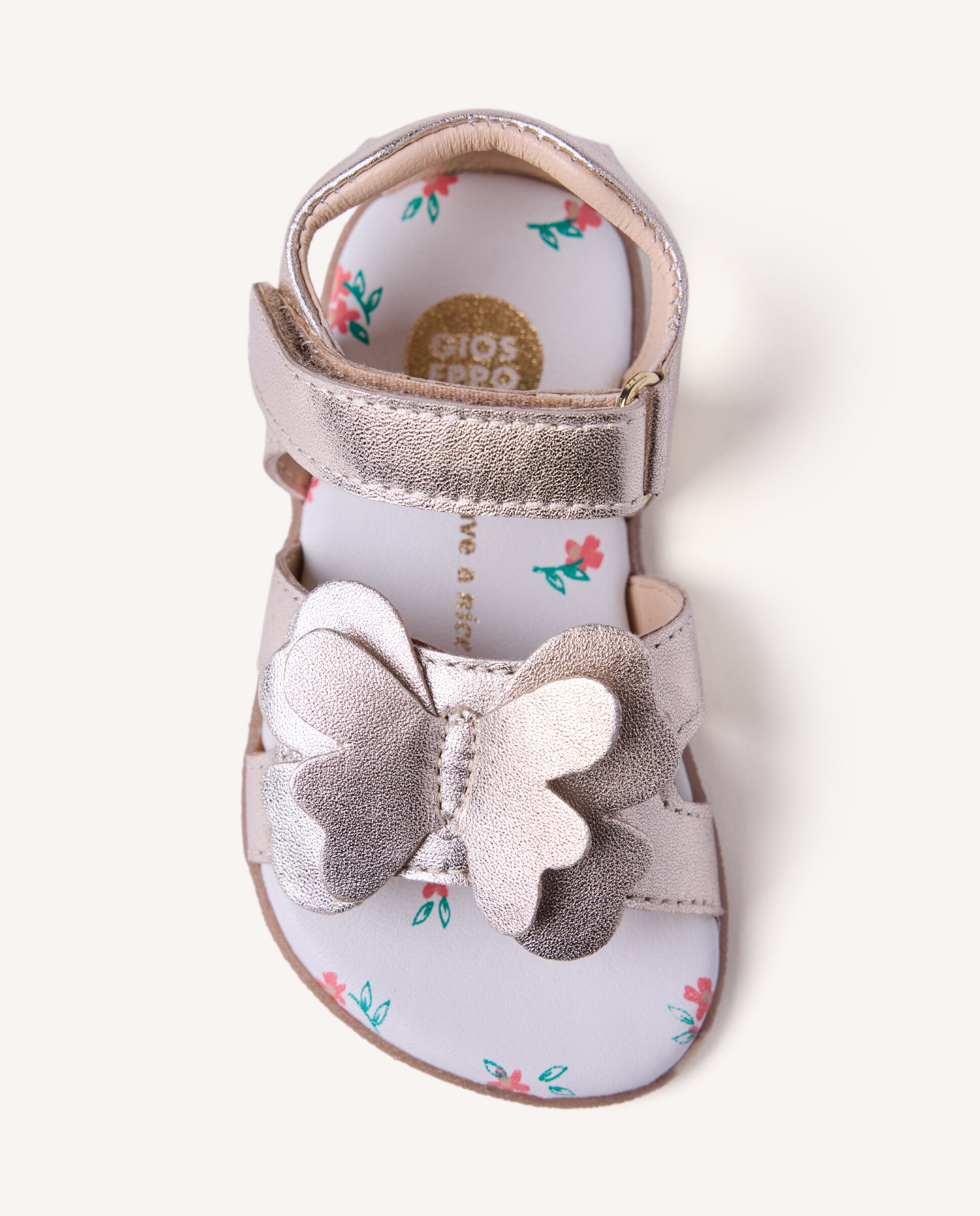 Sandalias abiertas de niña barefoot de piel con detalle de mariposa - Gioseppo - Blanco Oro-3